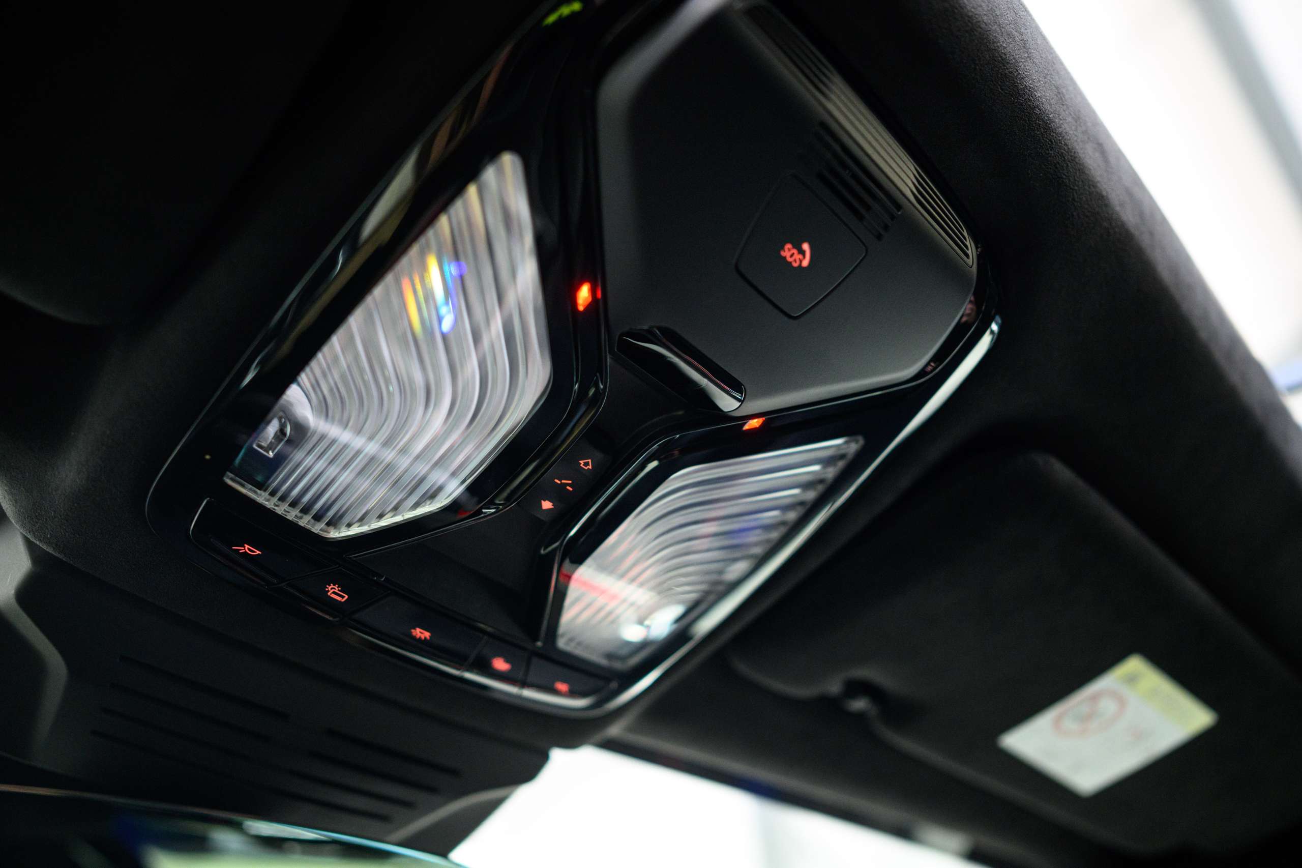 a5c408be-e792-4b7b-9f22-1bd8cd31aeaf49-bmw-x7-40d-lichte-vracht-btw-frozen-grey-full-opt.jpg