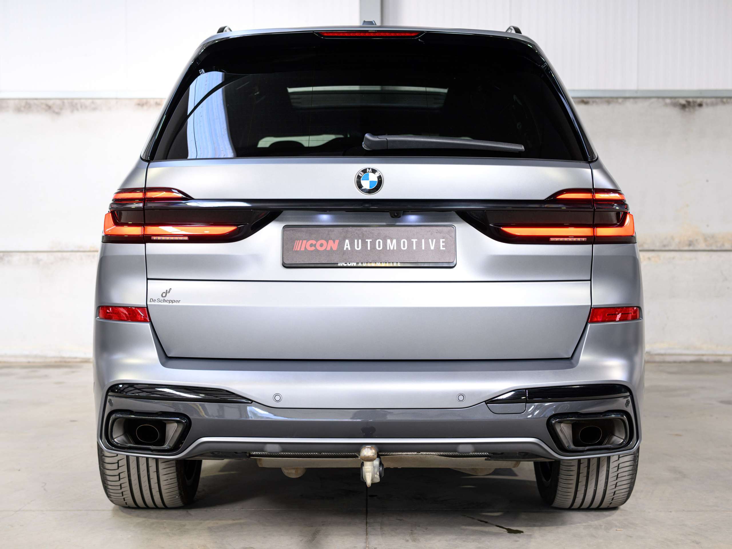 a5c408be-e792-4b7b-9f22-1bd8cd31aeaf5-bmw-x7-40d-lichte-vracht-btw-frozen-grey-full-opt.jpg