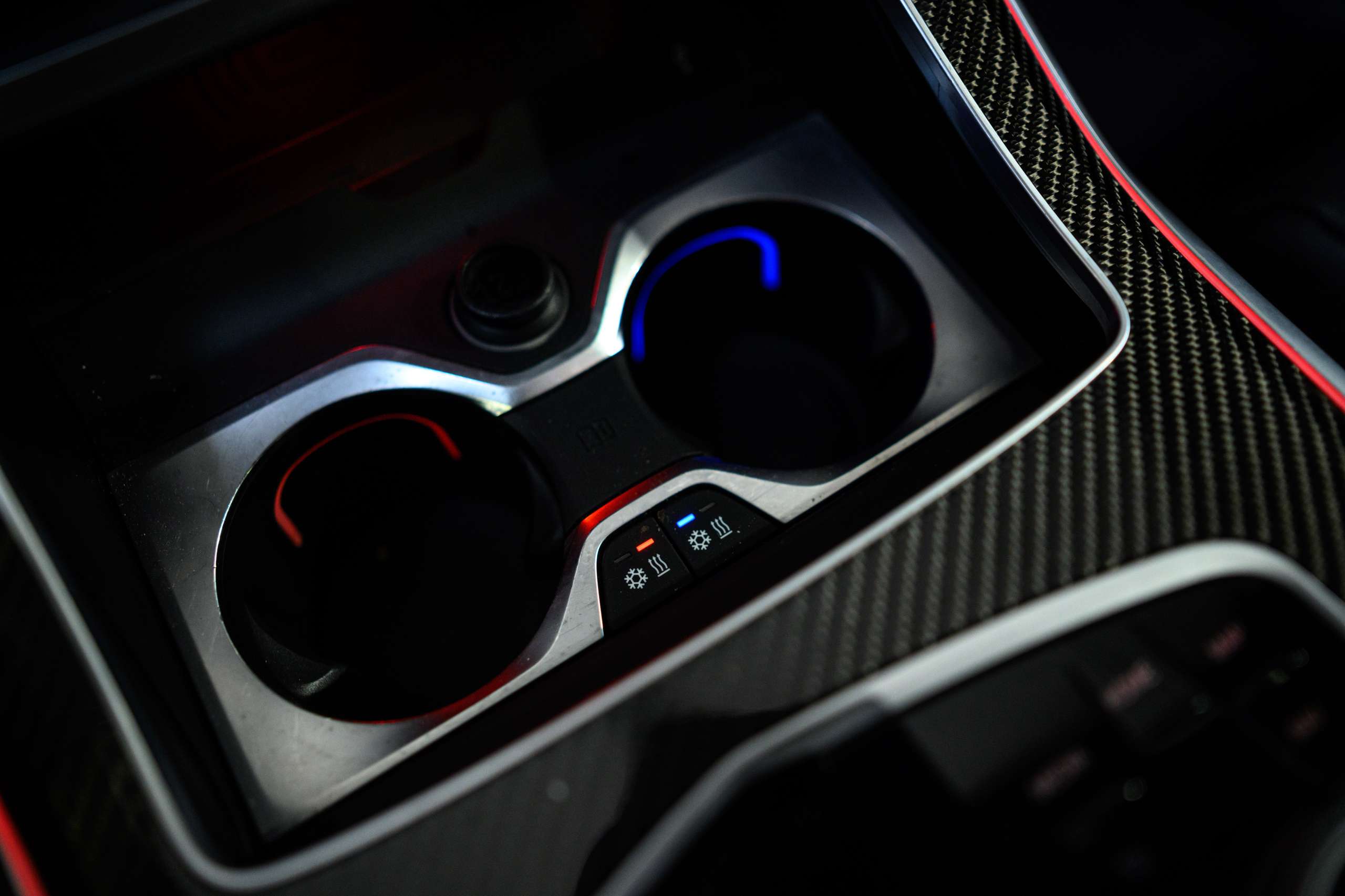 a5c408be-e792-4b7b-9f22-1bd8cd31aeaf50-bmw-x7-40d-lichte-vracht-btw-frozen-grey-full-opt.jpg
