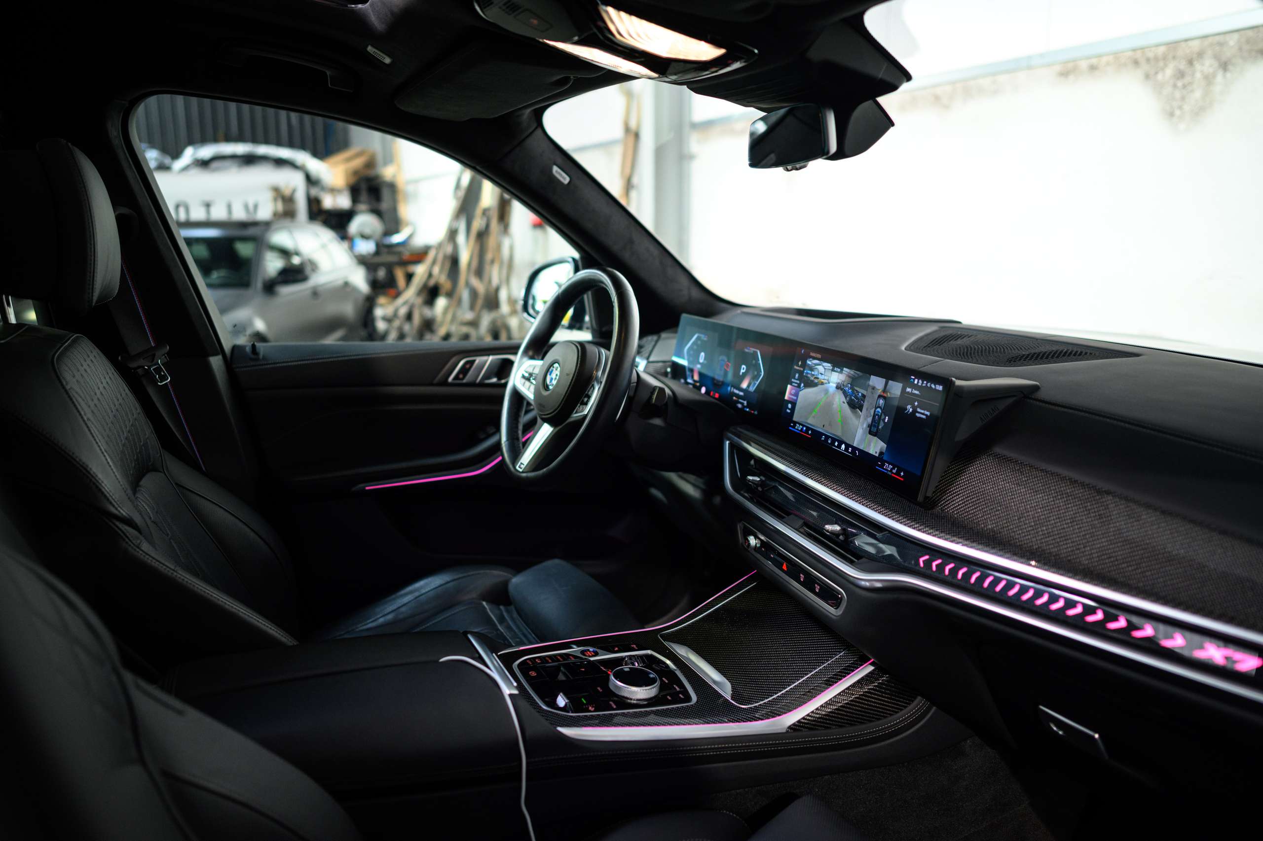 a5c408be-e792-4b7b-9f22-1bd8cd31aeaf8-bmw-x7-40d-lichte-vracht-btw-frozen-grey-full-opt.jpg