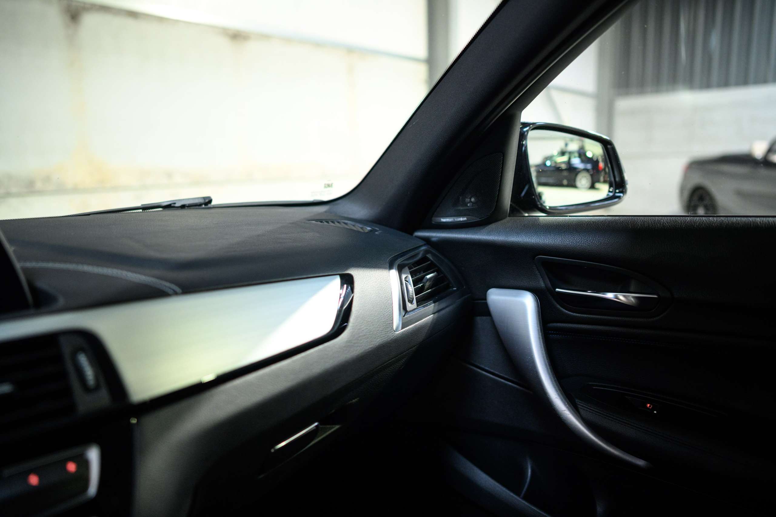 a8f72e83-5ec5-4e41-9e80-c13cd22c96b211-bmw-140-m140i-40000km-harmankardon-navi-led-pdc.jpg