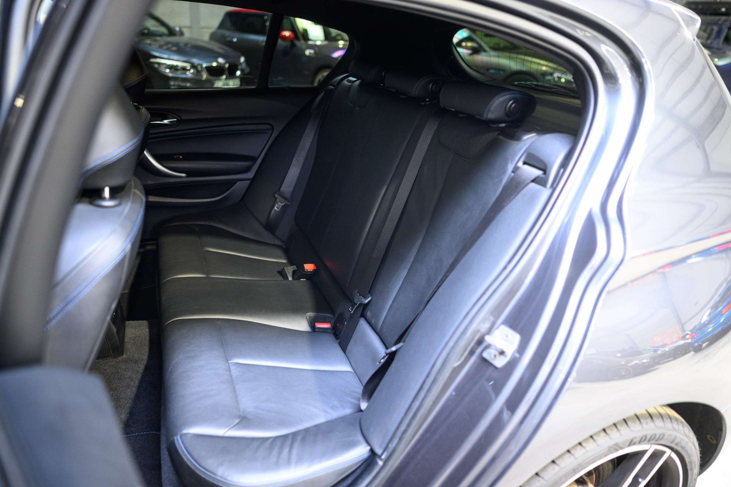 a8f72e83-5ec5-4e41-9e80-c13cd22c96b221-bmw-140-m140i-40000km-harmankardon-navi-led-pdc.jpg
