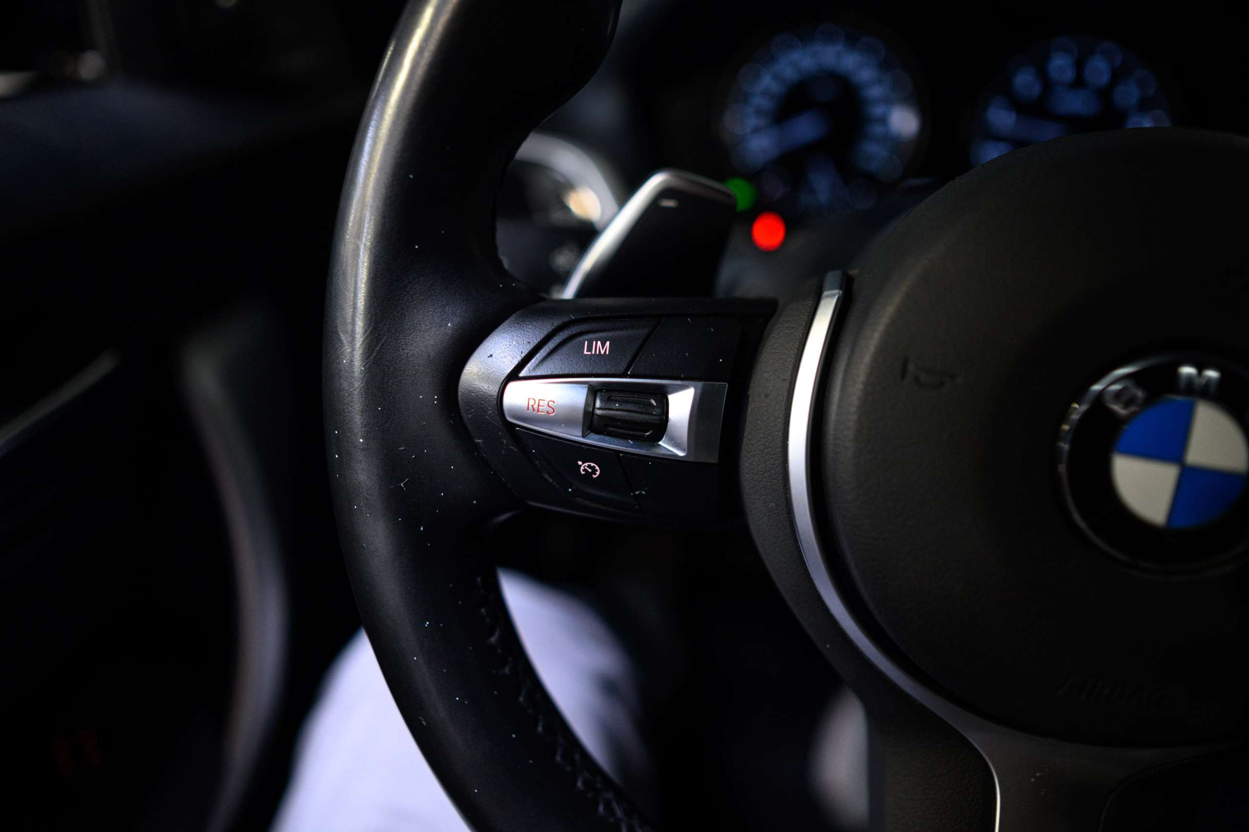 a8f72e83-5ec5-4e41-9e80-c13cd22c96b224-bmw-140-m140i-40000km-harmankardon-navi-led-pdc.jpg