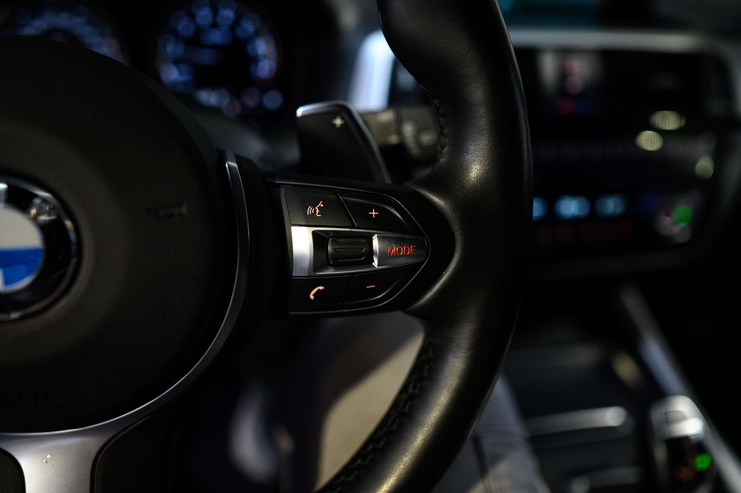 a8f72e83-5ec5-4e41-9e80-c13cd22c96b225-bmw-140-m140i-40000km-harmankardon-navi-led-pdc.jpg