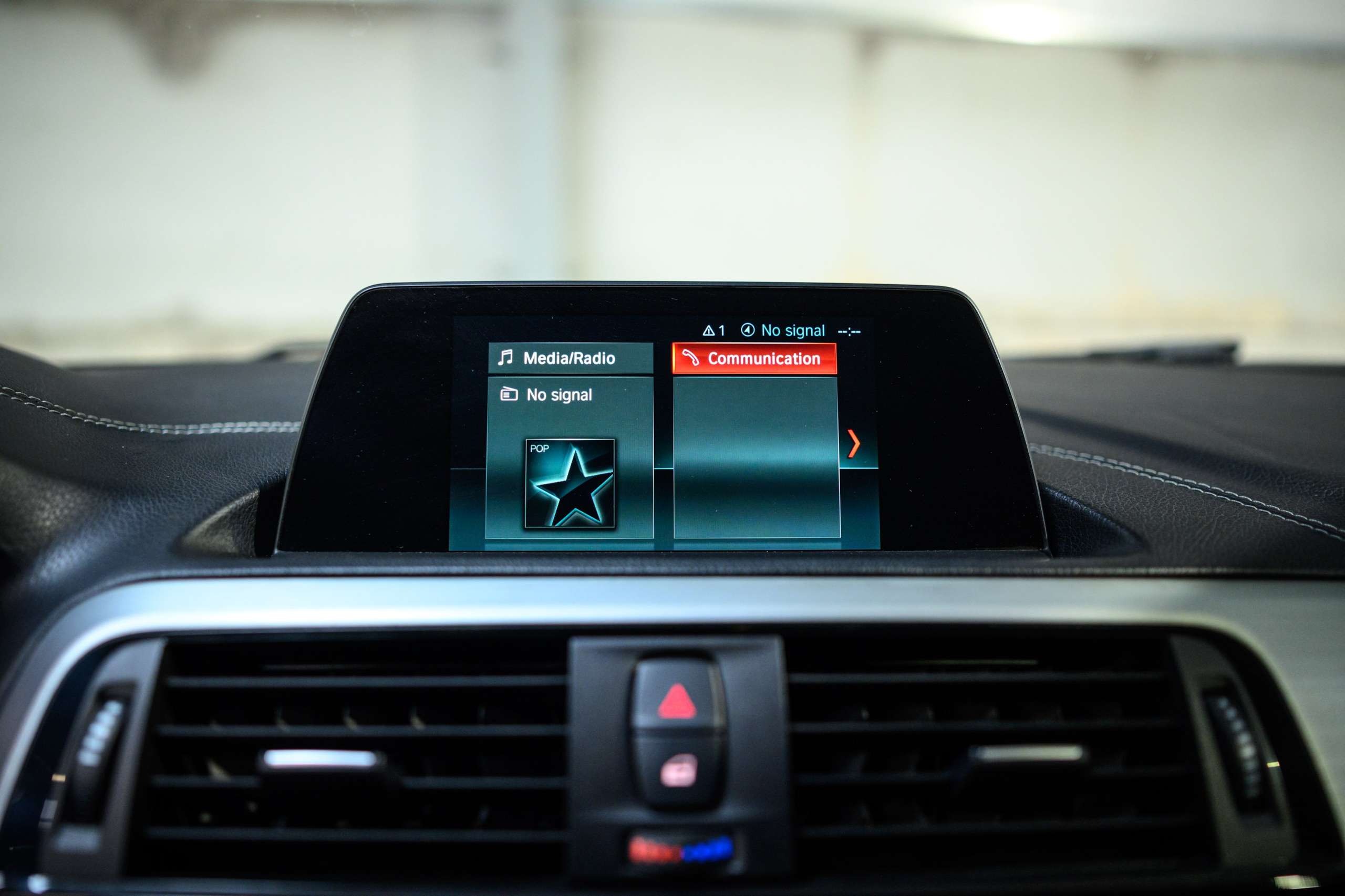 a8f72e83-5ec5-4e41-9e80-c13cd22c96b228-bmw-140-m140i-40000km-harmankardon-navi-led-pdc.jpg