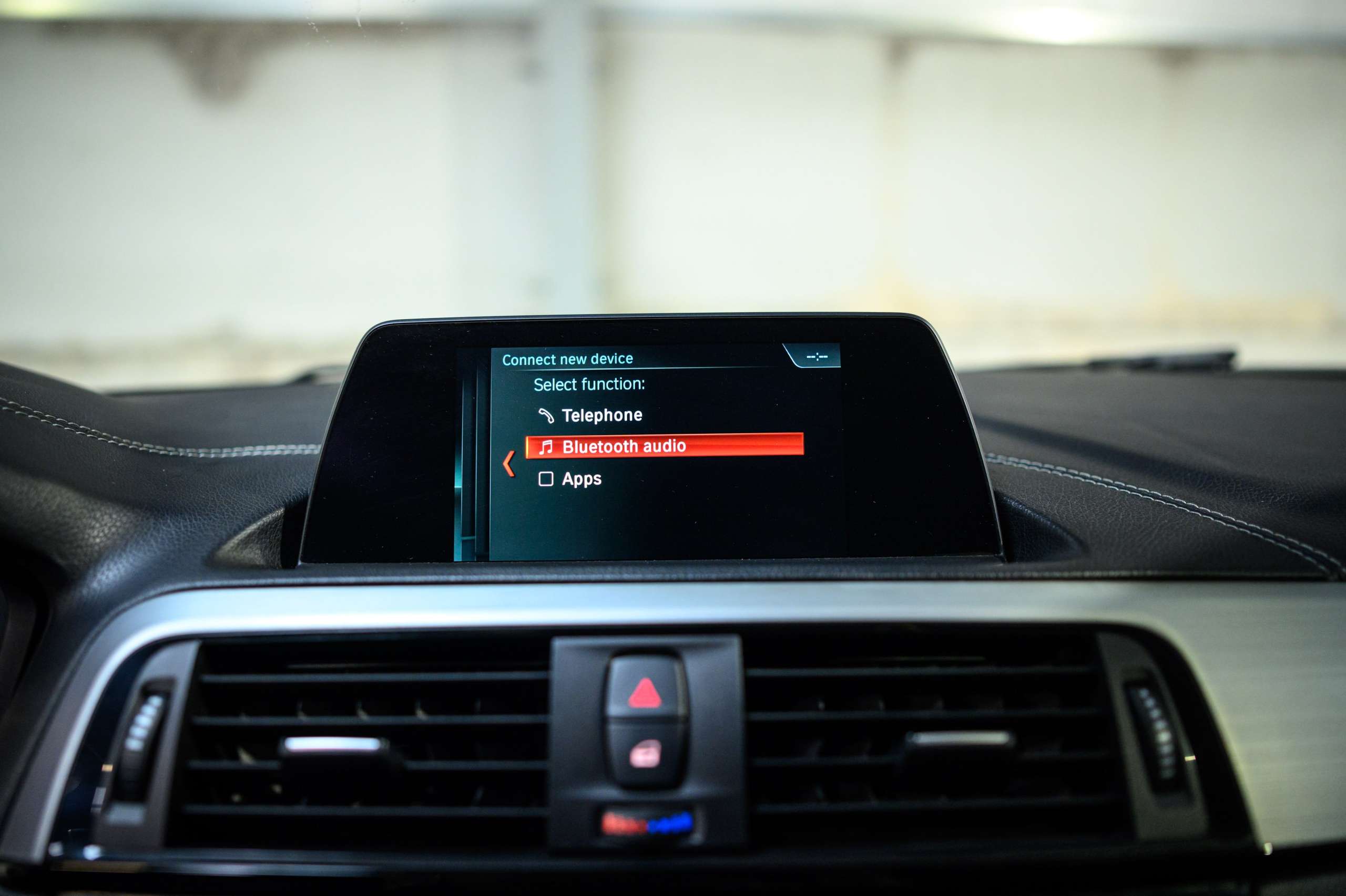 a8f72e83-5ec5-4e41-9e80-c13cd22c96b230-bmw-140-m140i-40000km-harmankardon-navi-led-pdc.jpg