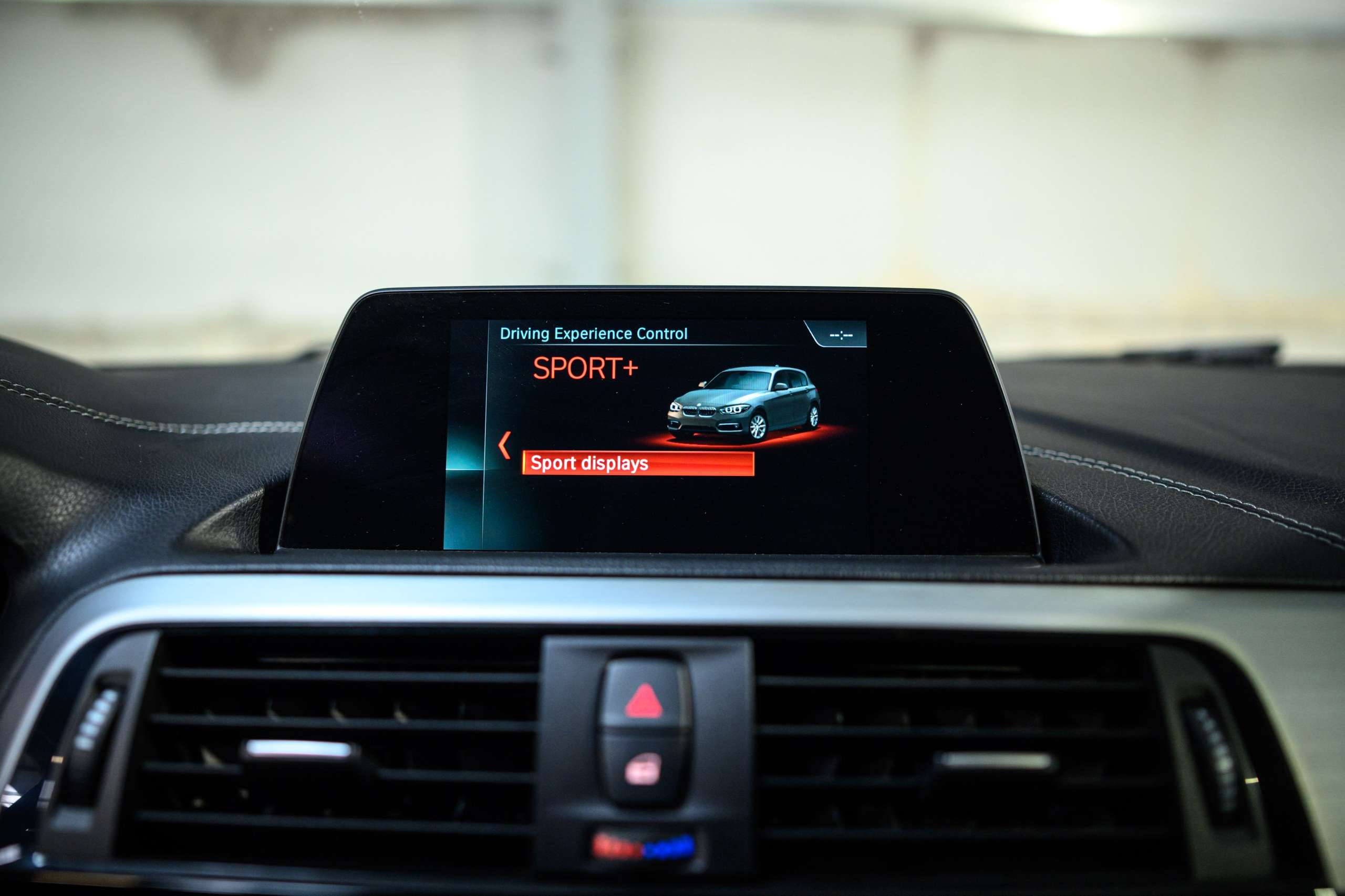 a8f72e83-5ec5-4e41-9e80-c13cd22c96b232-bmw-140-m140i-40000km-harmankardon-navi-led-pdc.jpg