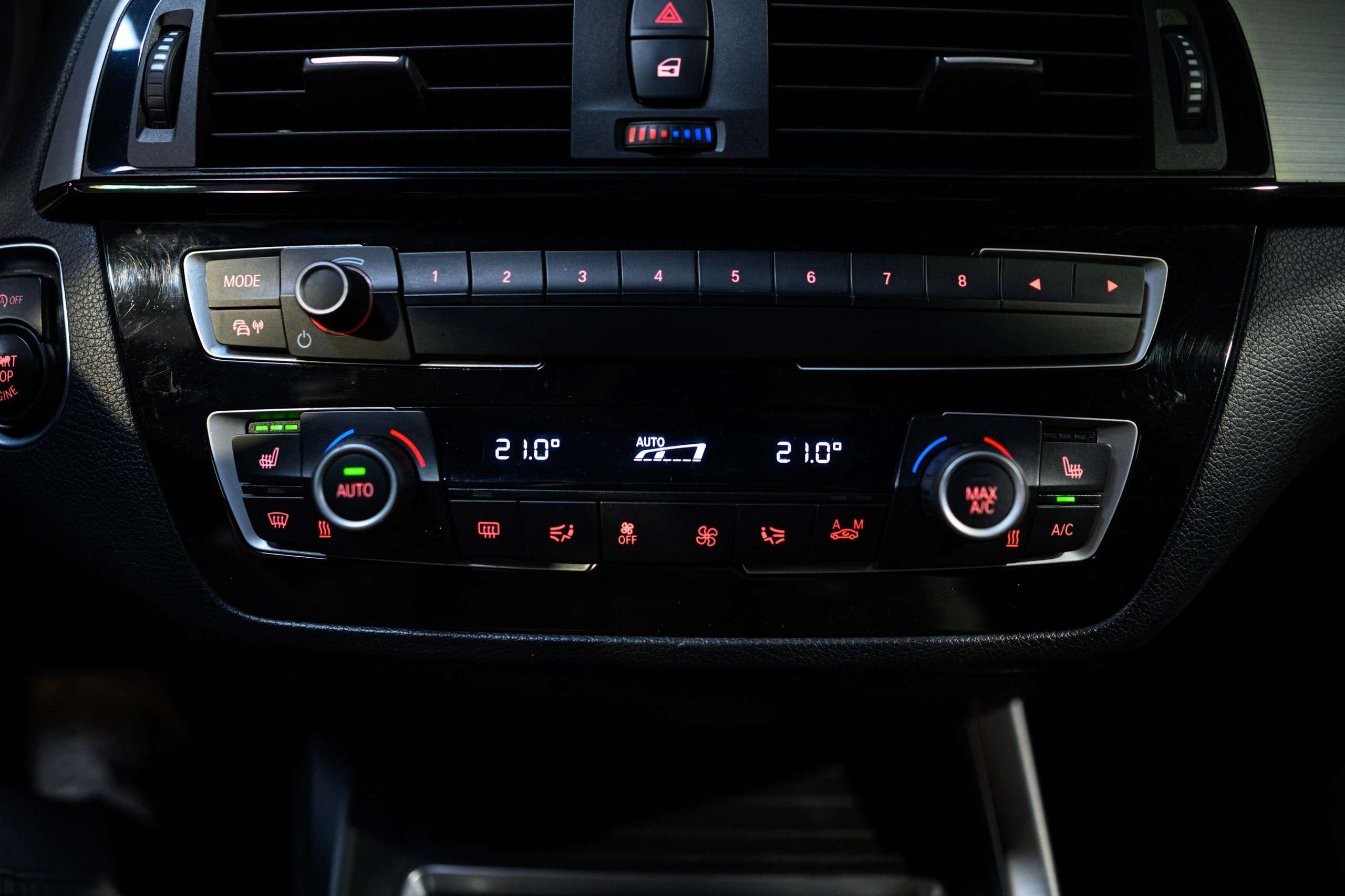 a8f72e83-5ec5-4e41-9e80-c13cd22c96b234-bmw-140-m140i-40000km-harmankardon-navi-led-pdc.jpg