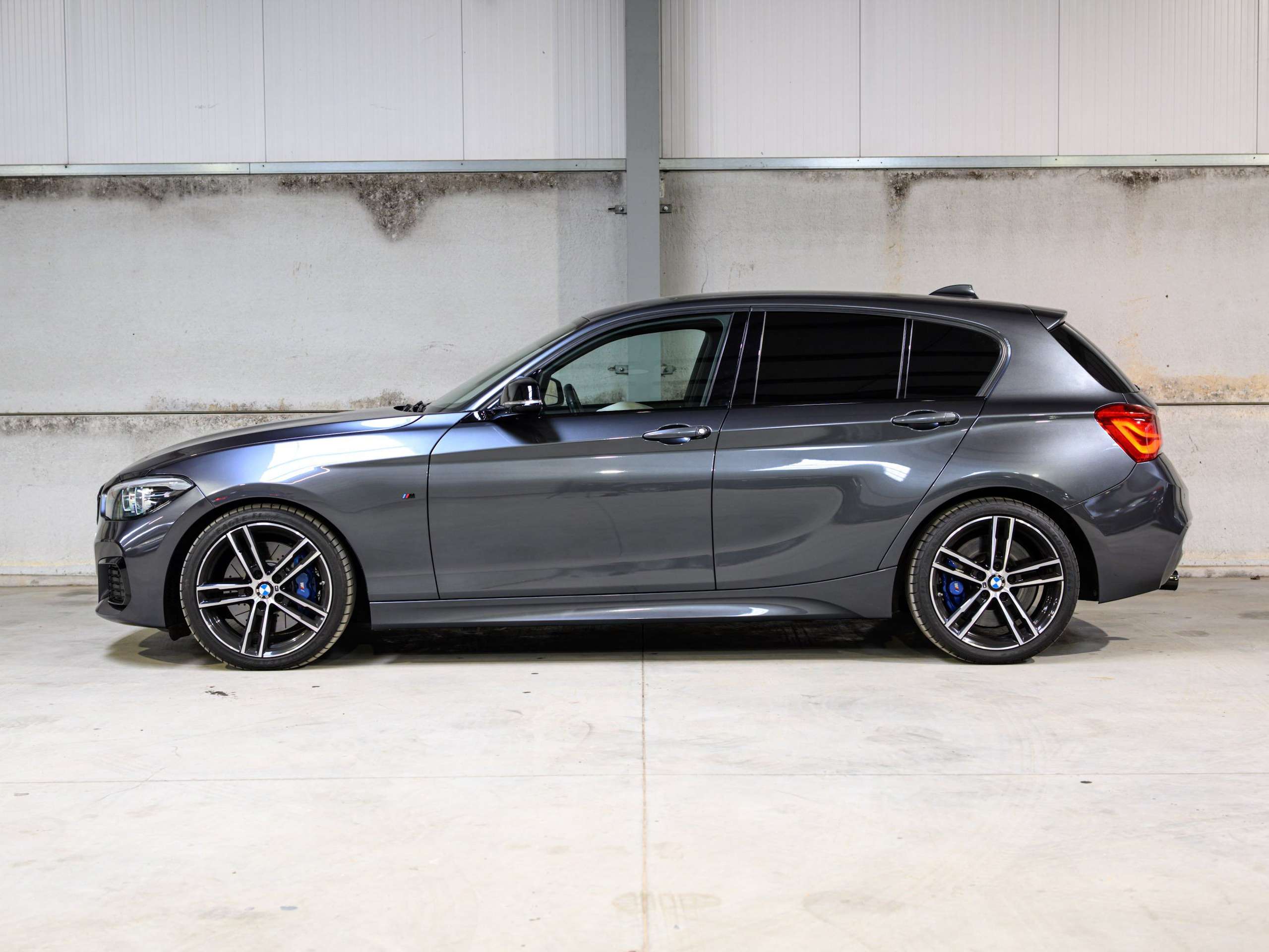 a8f72e83-5ec5-4e41-9e80-c13cd22c96b24-bmw-140-m140i-40000km-harmankardon-navi-led-pdc.jpg