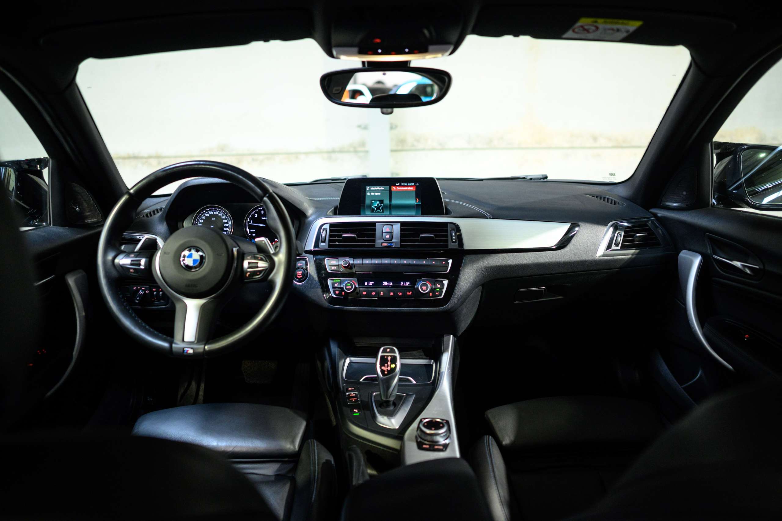 a8f72e83-5ec5-4e41-9e80-c13cd22c96b26-bmw-140-m140i-40000km-harmankardon-navi-led-pdc.jpg