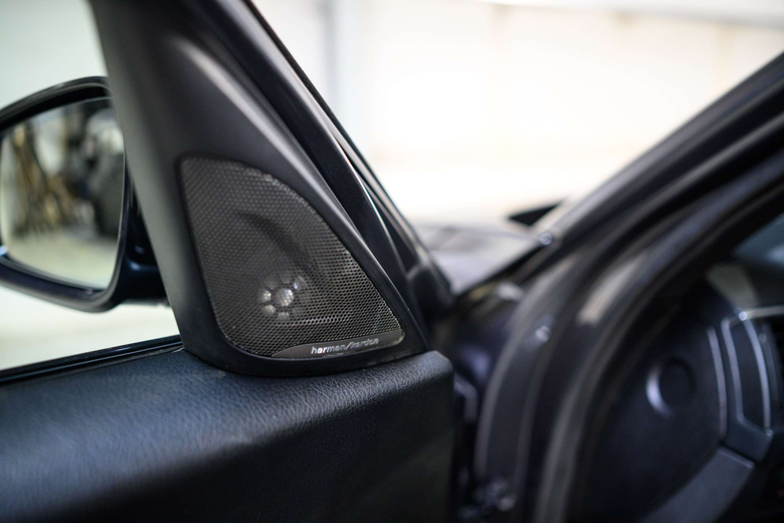 a8f72e83-5ec5-4e41-9e80-c13cd22c96b29-bmw-140-m140i-40000km-harmankardon-navi-led-pdc.jpg