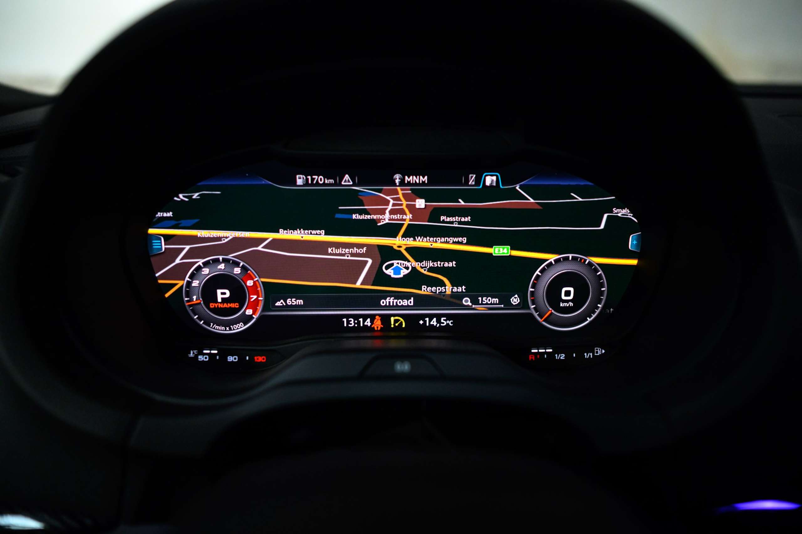 b548b5e0-a81b-4d0d-bde9-e46c729d183e15-audi-rs3-quattro-sedan-1-1-pts-colour-fulloption-pano.jpg