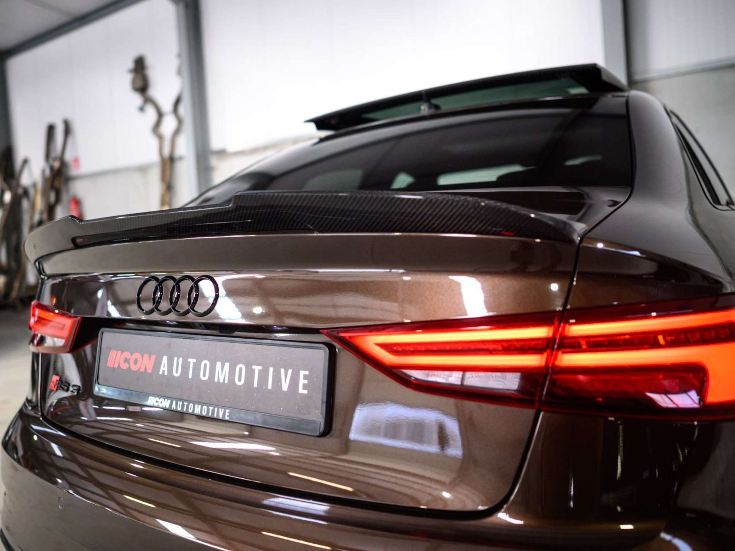 b548b5e0-a81b-4d0d-bde9-e46c729d183e23-audi-rs3-quattro-sedan-1-1-pts-colour-fulloption-pano.jpg