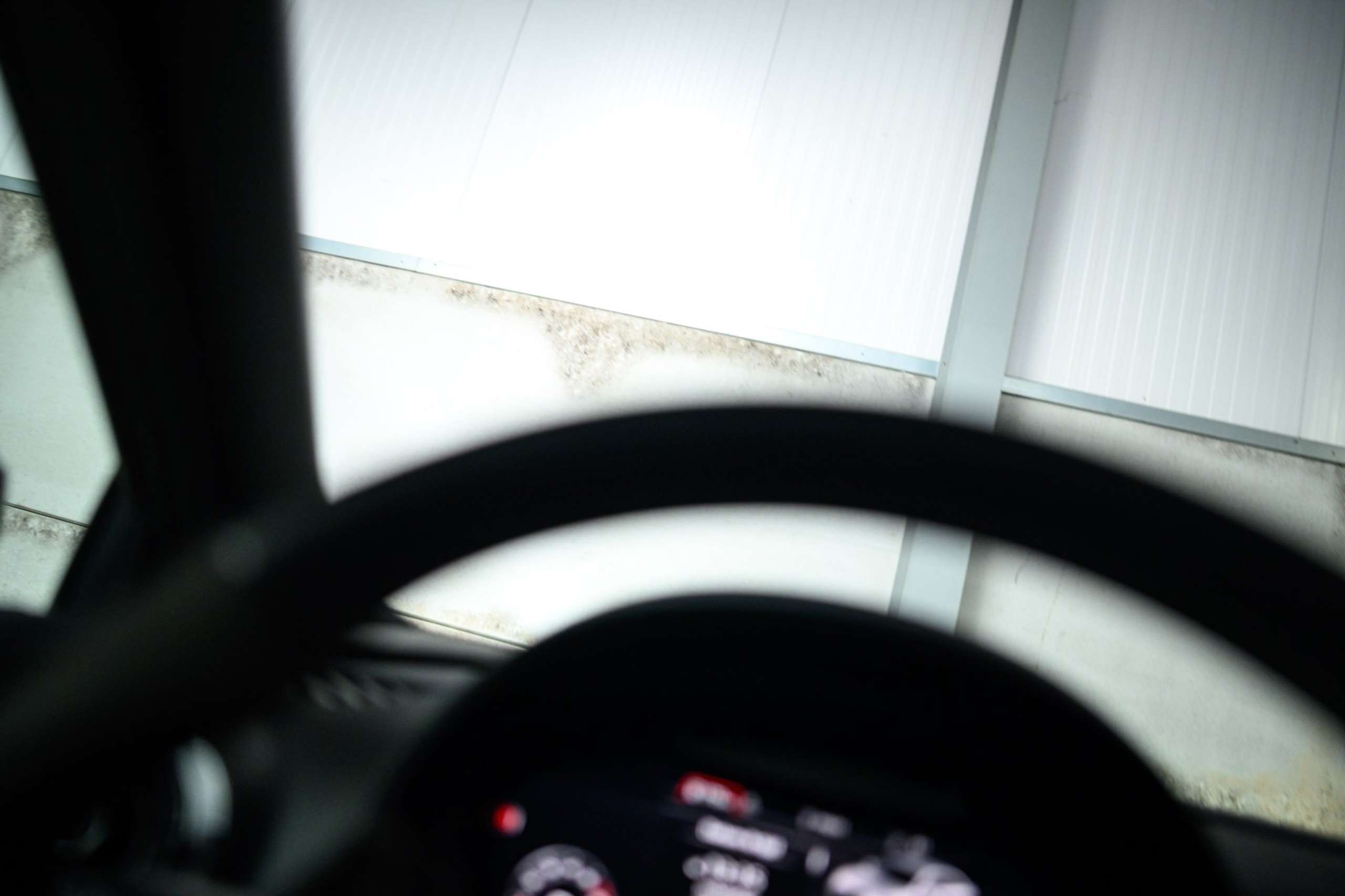 b548b5e0-a81b-4d0d-bde9-e46c729d183e30-audi-rs3-quattro-sedan-1-1-pts-colour-fulloption-pano.jpg