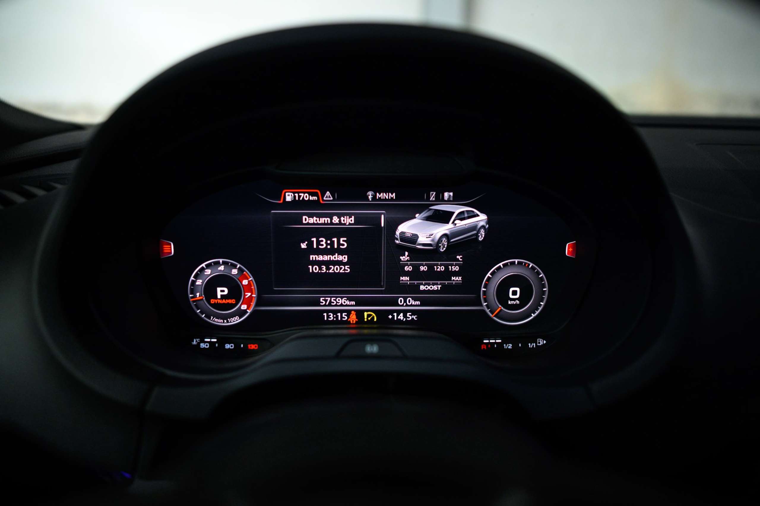 b548b5e0-a81b-4d0d-bde9-e46c729d183e31-audi-rs3-quattro-sedan-1-1-pts-colour-fulloption-pano.jpg
