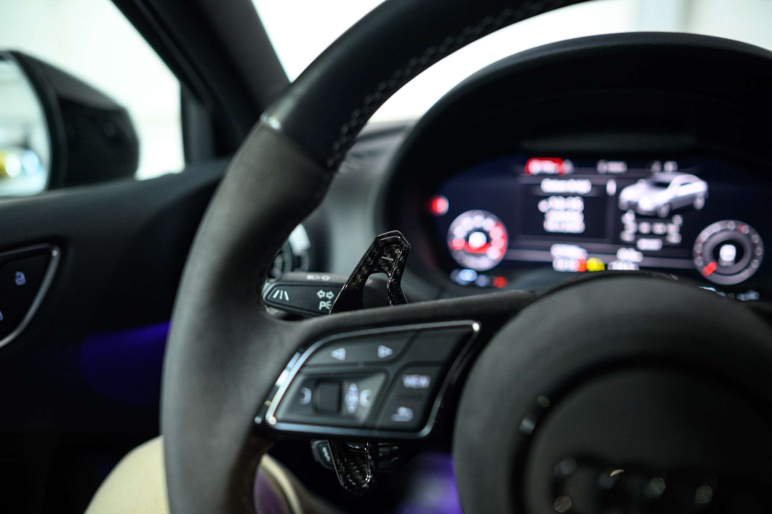 b548b5e0-a81b-4d0d-bde9-e46c729d183e36-audi-rs3-quattro-sedan-1-1-pts-colour-fulloption-pano.jpg