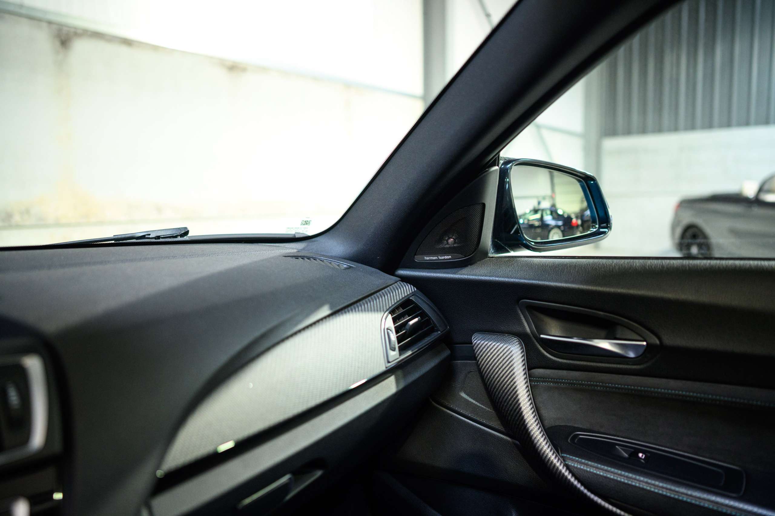 b7eeb420-9c62-46e4-a0af-fc30fdd80a3c10-bmw-m2-f87-dkg-navpro-carbon-pano-harman-kardon.jpg