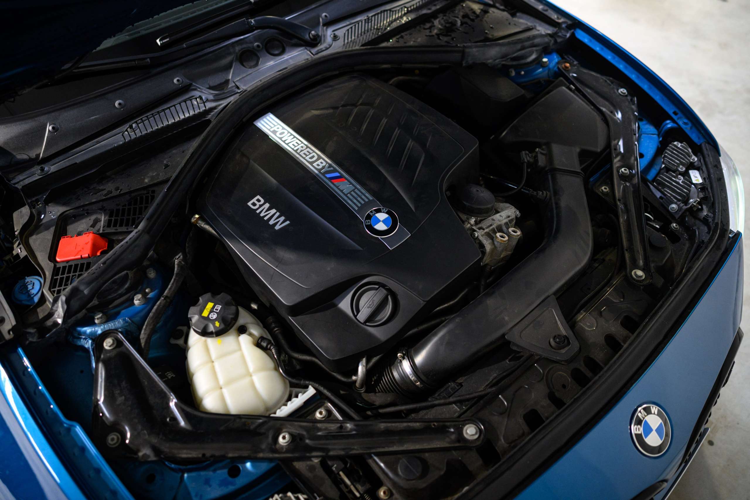 b7eeb420-9c62-46e4-a0af-fc30fdd80a3c11-bmw-m2-f87-dkg-navpro-carbon-pano-harman-kardon.jpg