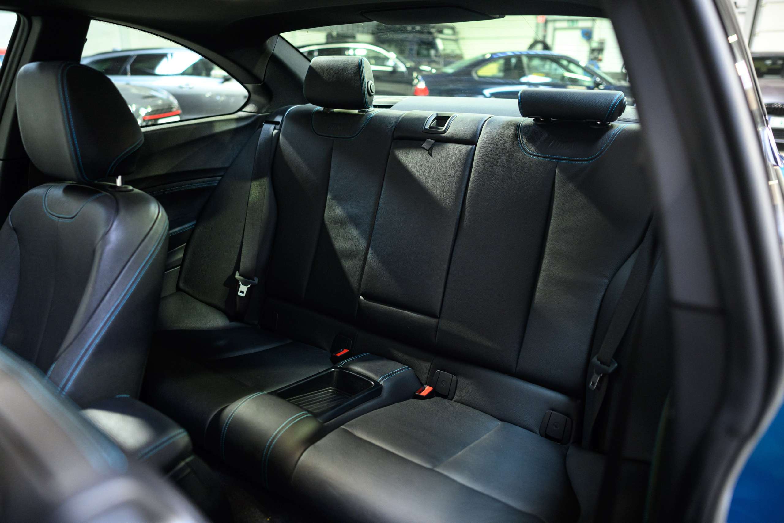 b7eeb420-9c62-46e4-a0af-fc30fdd80a3c13-bmw-m2-f87-dkg-navpro-carbon-pano-harman-kardon.jpg
