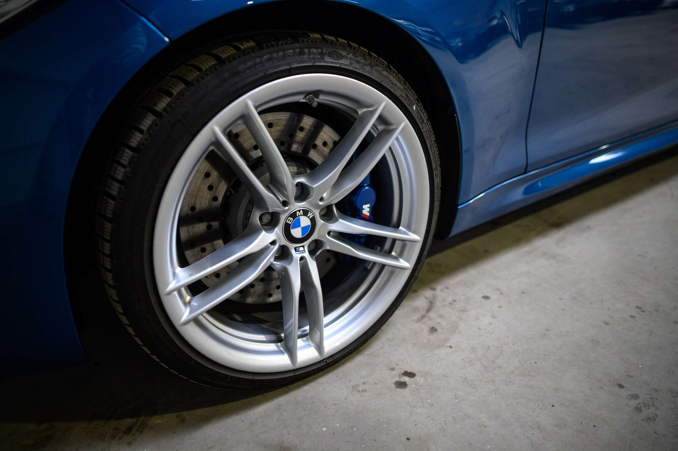 b7eeb420-9c62-46e4-a0af-fc30fdd80a3c17-bmw-m2-f87-dkg-navpro-carbon-pano-harman-kardon.jpg