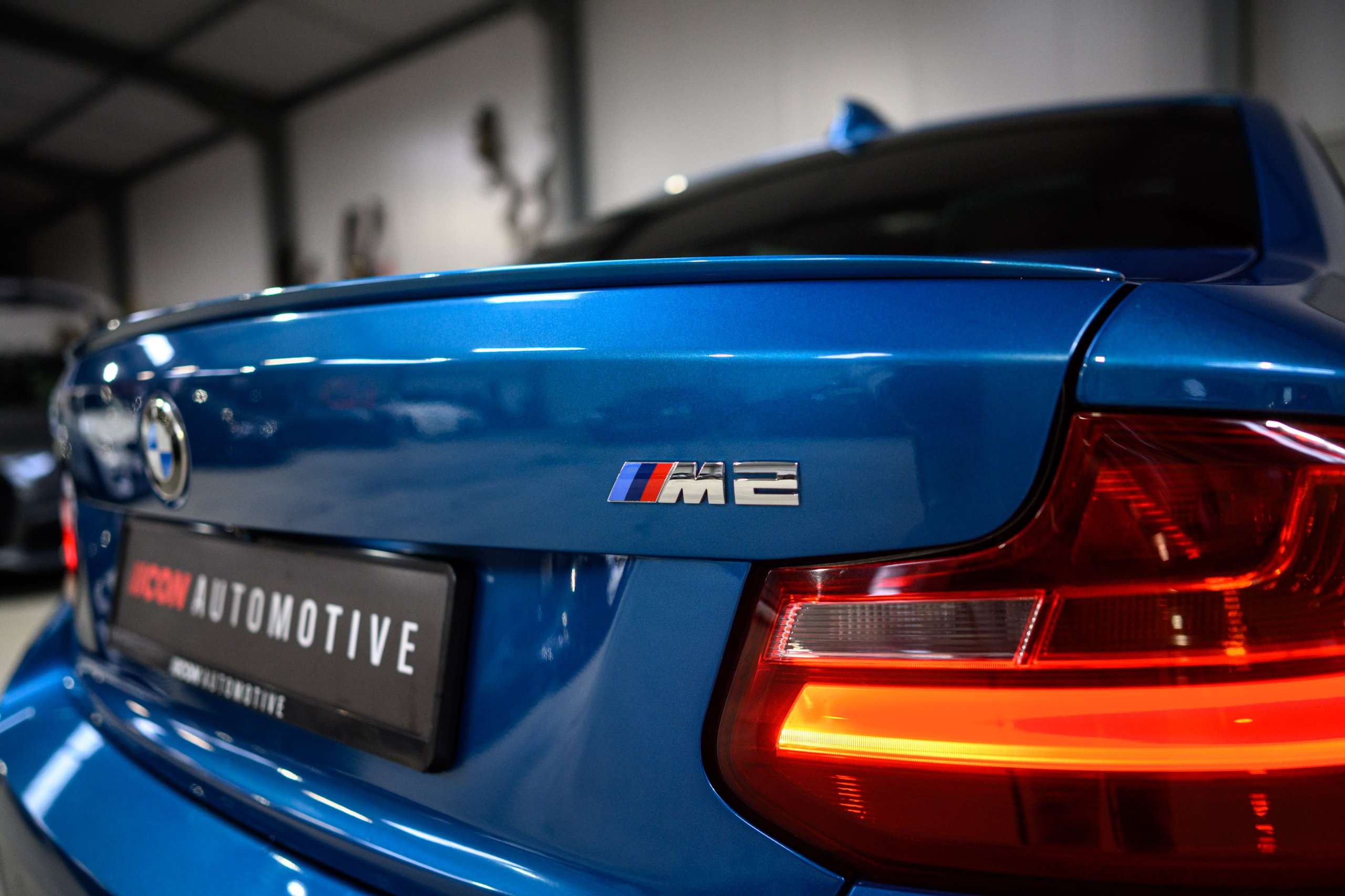 b7eeb420-9c62-46e4-a0af-fc30fdd80a3c19-bmw-m2-f87-dkg-navpro-carbon-pano-harman-kardon.jpg