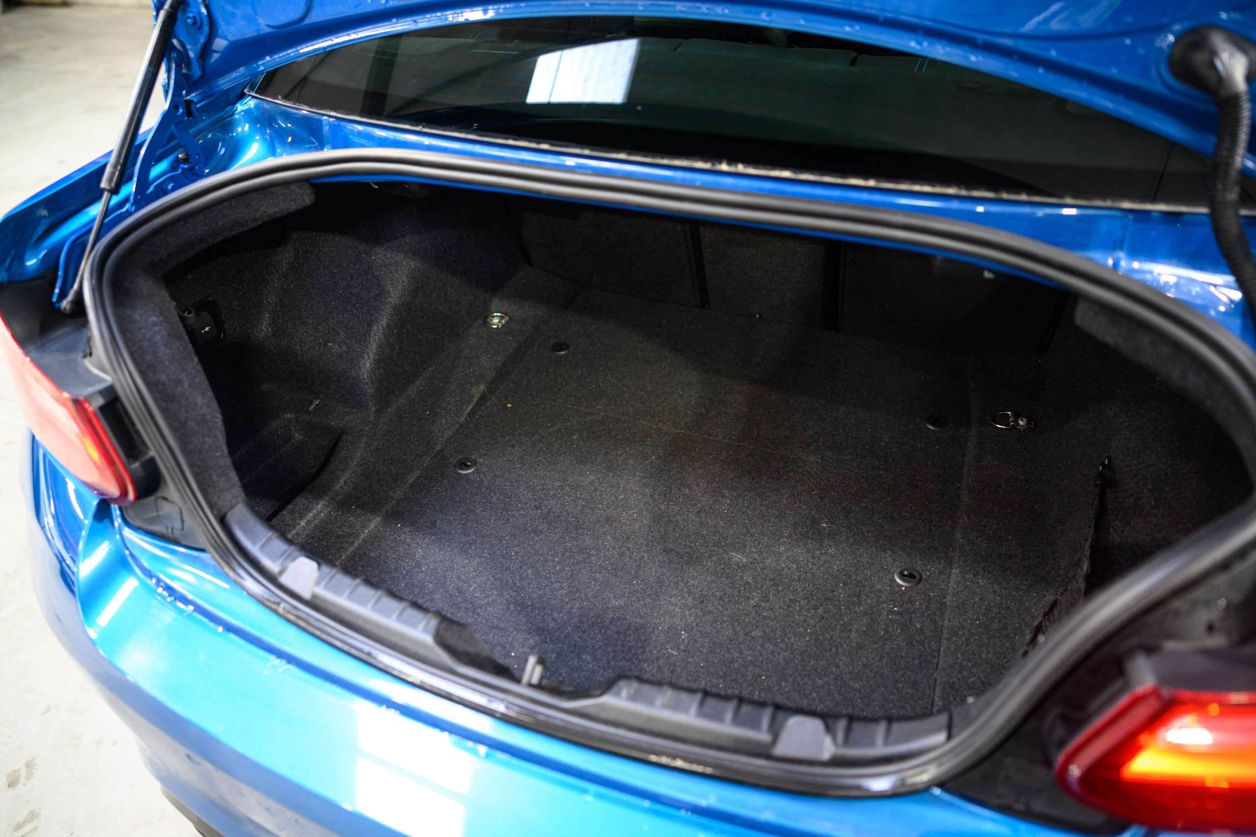 b7eeb420-9c62-46e4-a0af-fc30fdd80a3c20-bmw-m2-f87-dkg-navpro-carbon-pano-harman-kardon.jpg