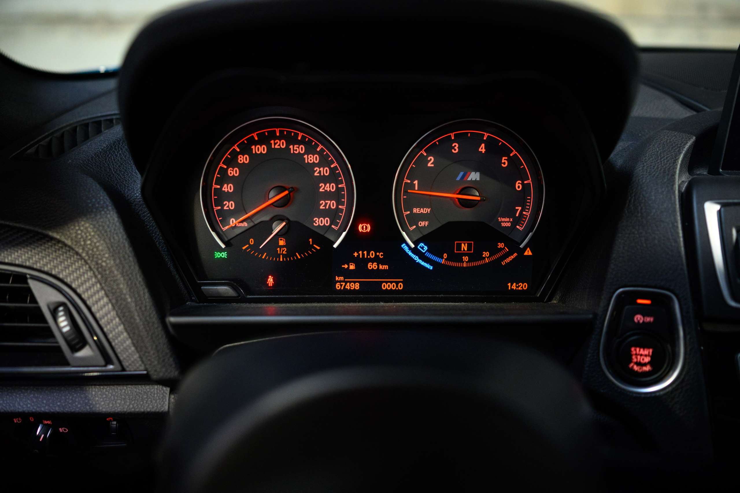 b7eeb420-9c62-46e4-a0af-fc30fdd80a3c24-bmw-m2-f87-dkg-navpro-carbon-pano-harman-kardon.jpg
