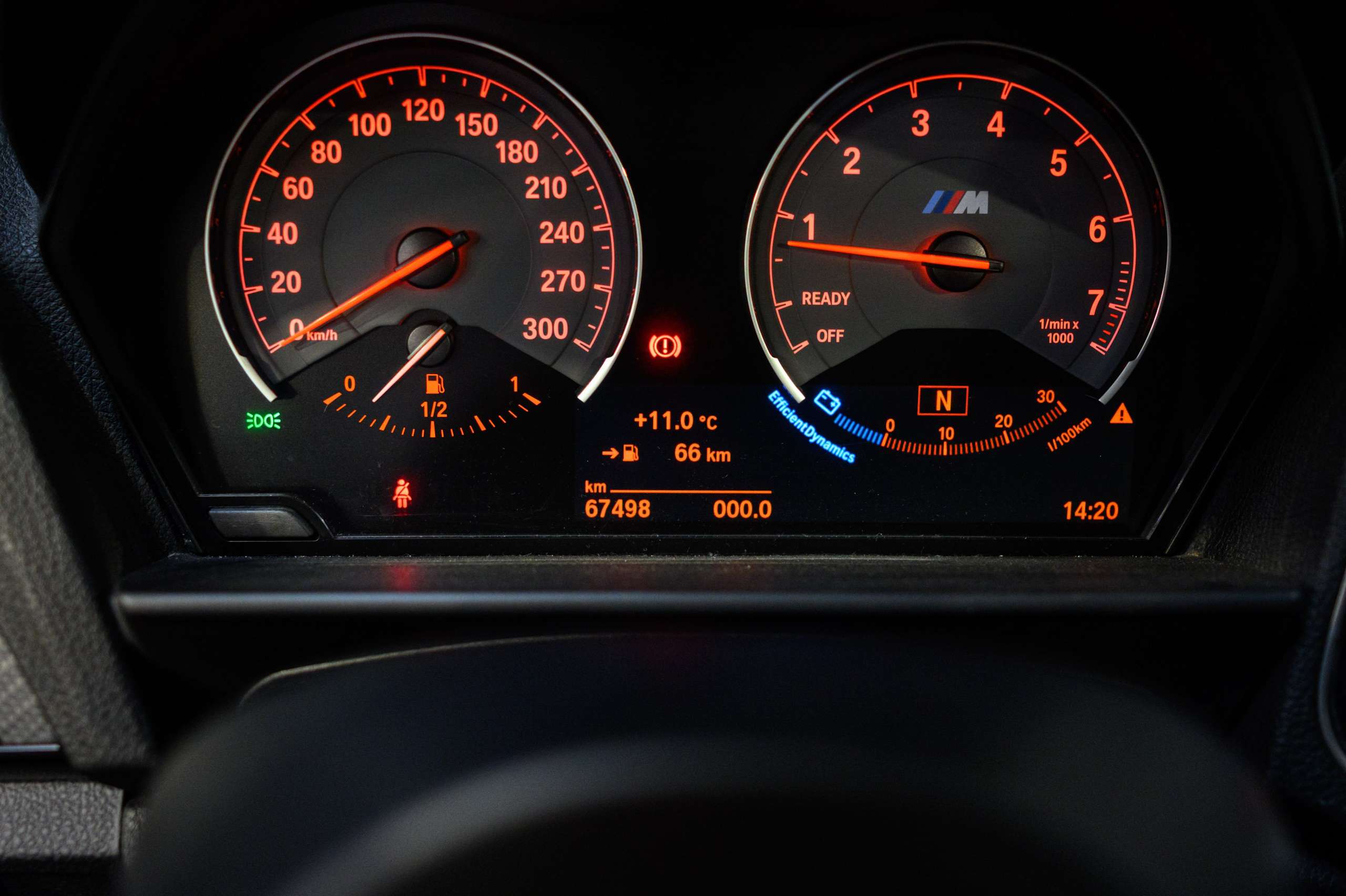 b7eeb420-9c62-46e4-a0af-fc30fdd80a3c25-bmw-m2-f87-dkg-navpro-carbon-pano-harman-kardon.jpg