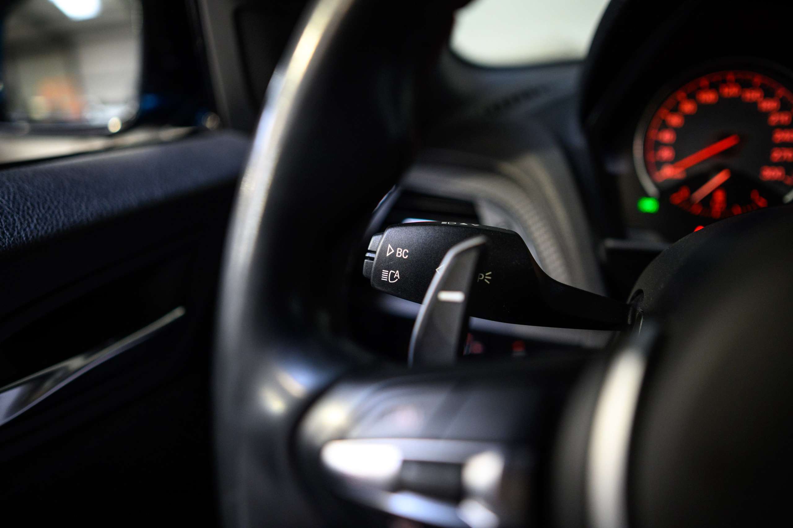 b7eeb420-9c62-46e4-a0af-fc30fdd80a3c30-bmw-m2-f87-dkg-navpro-carbon-pano-harman-kardon.jpg