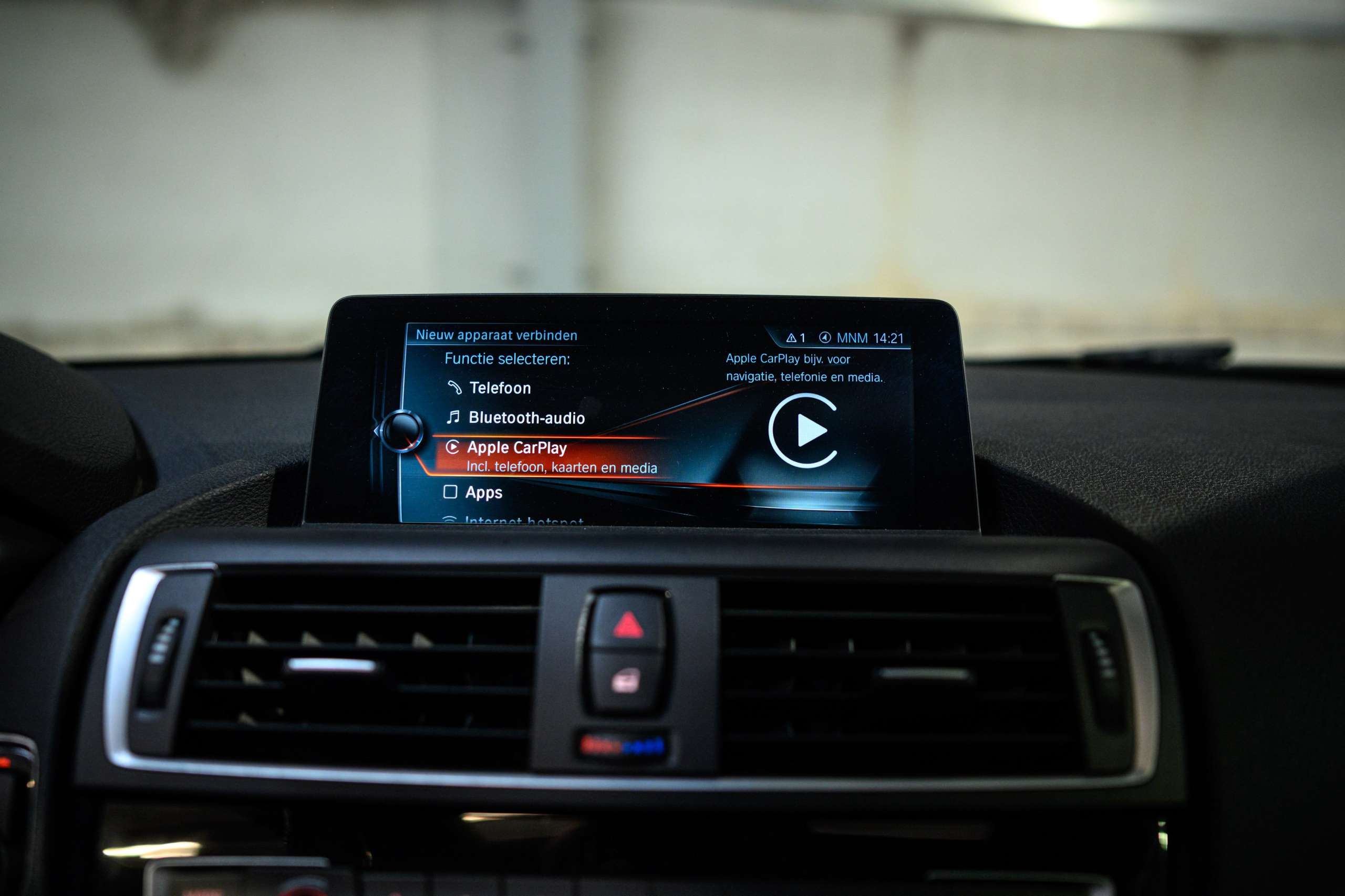 b7eeb420-9c62-46e4-a0af-fc30fdd80a3c32-bmw-m2-f87-dkg-navpro-carbon-pano-harman-kardon.jpg