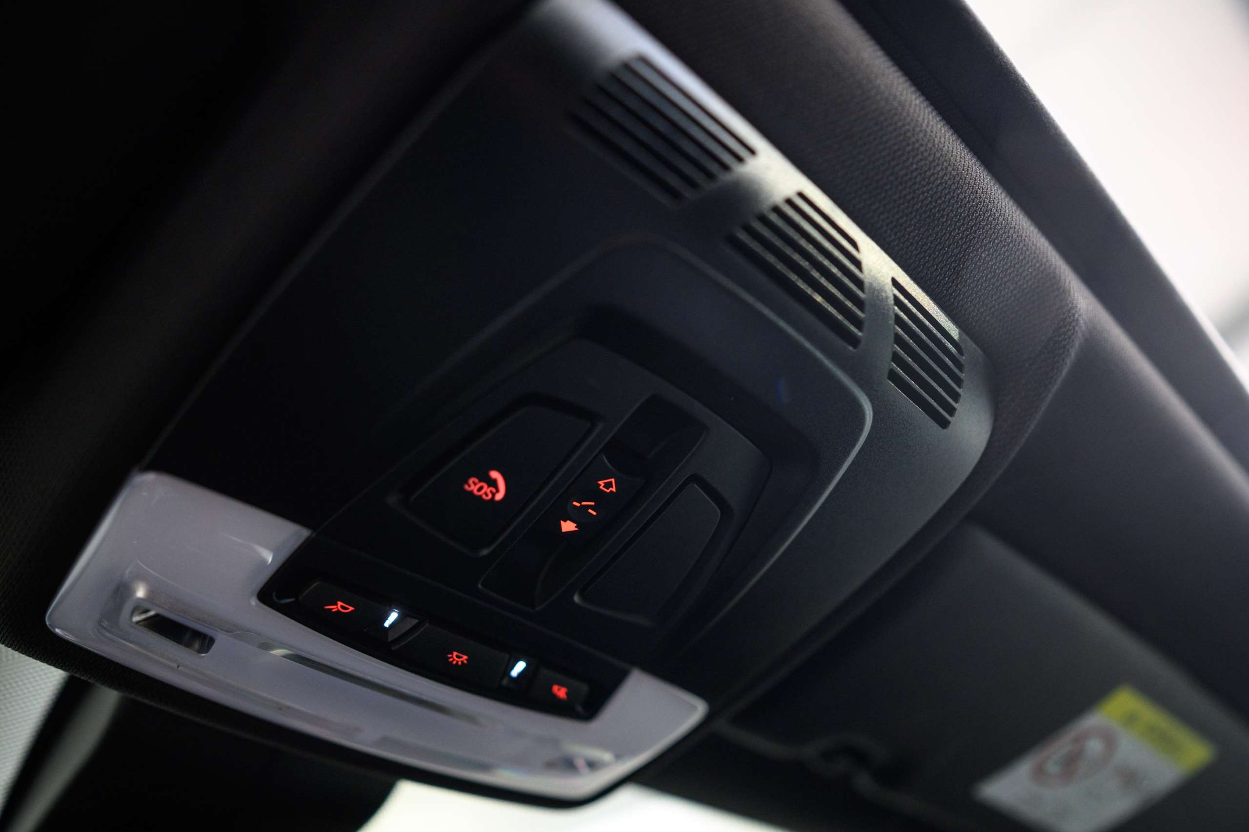 b7eeb420-9c62-46e4-a0af-fc30fdd80a3c42-bmw-m2-f87-dkg-navpro-carbon-pano-harman-kardon.jpg