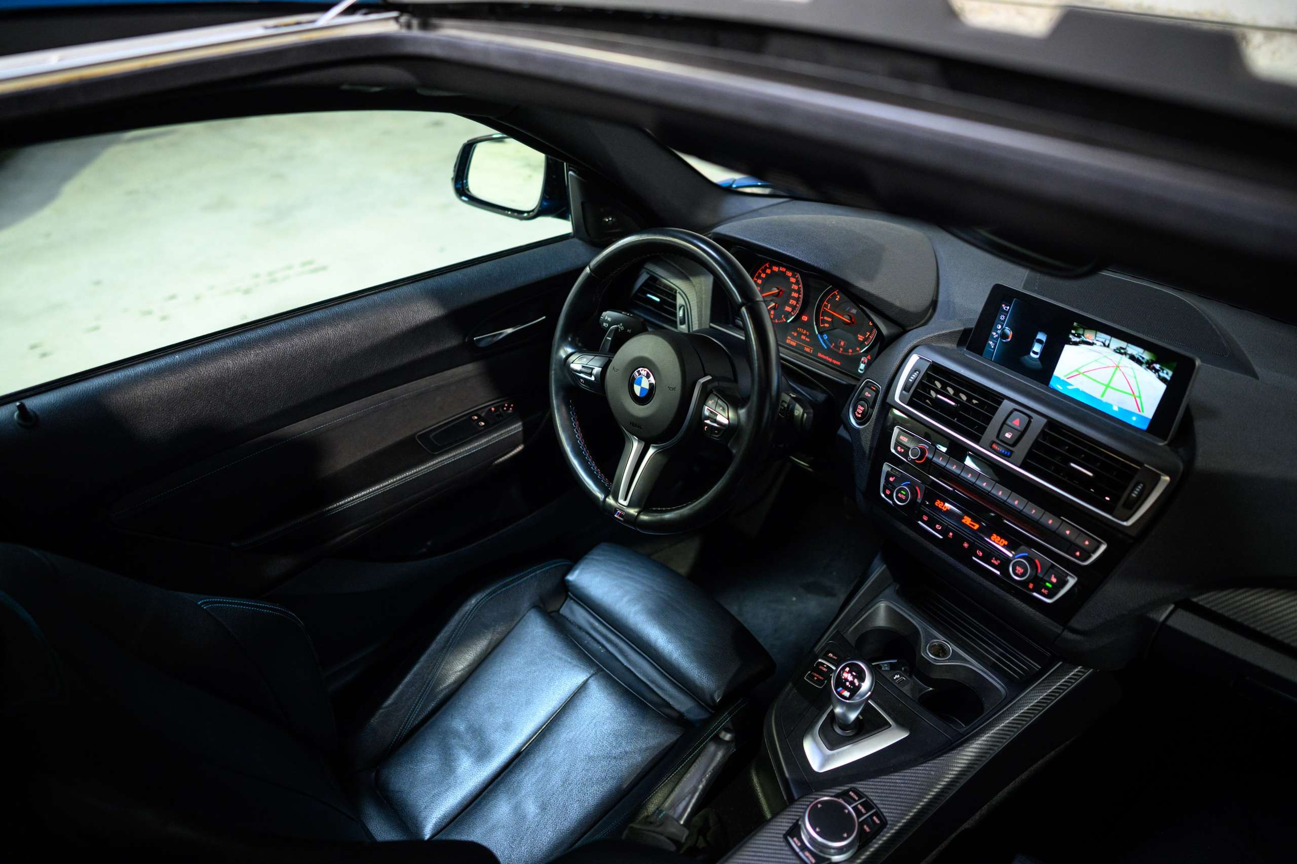 b7eeb420-9c62-46e4-a0af-fc30fdd80a3c7-bmw-m2-f87-dkg-navpro-carbon-pano-harman-kardon.jpg