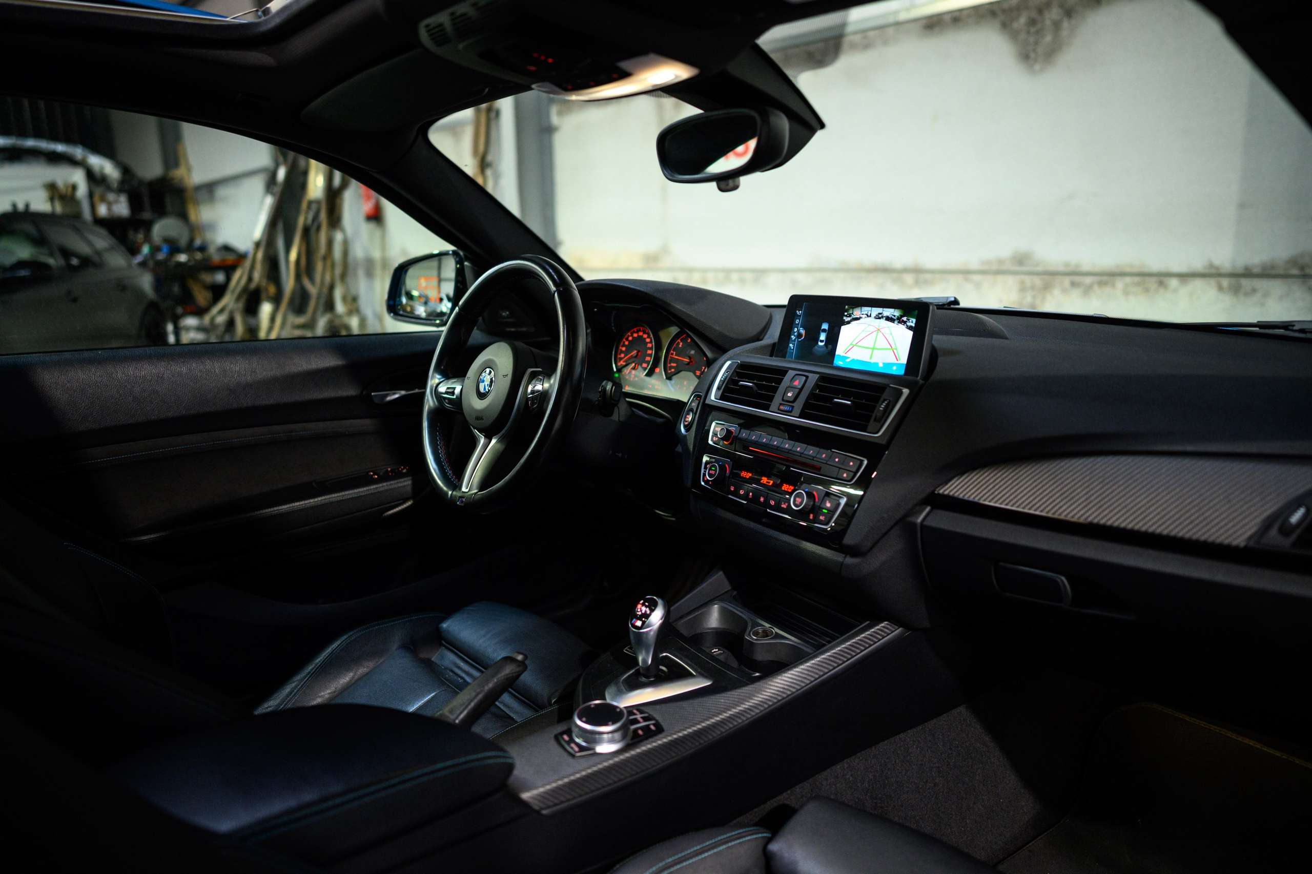 b7eeb420-9c62-46e4-a0af-fc30fdd80a3c8-bmw-m2-f87-dkg-navpro-carbon-pano-harman-kardon.jpg