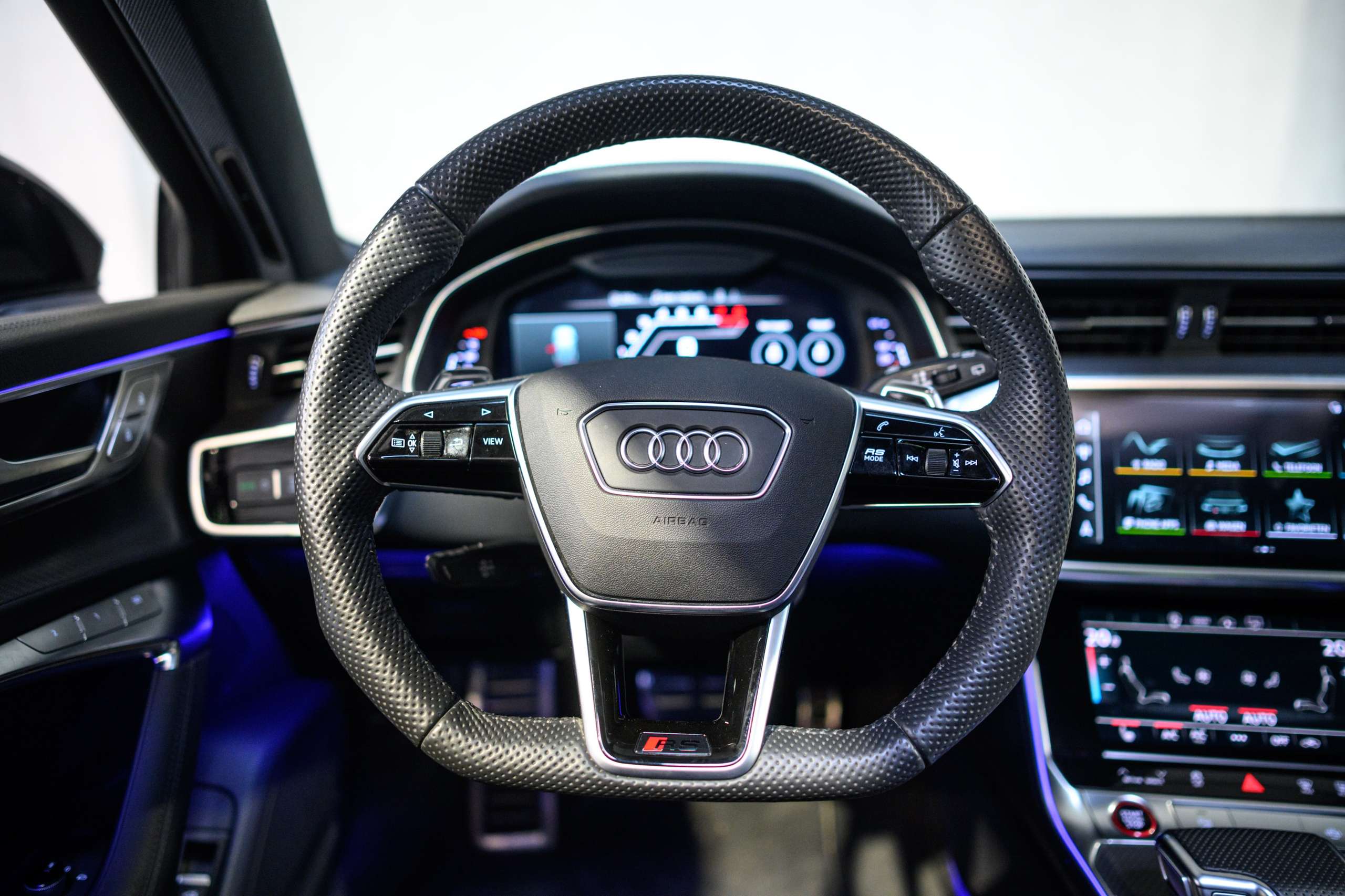c86e6095-12f1-4979-9c75-00b5ce3d437510-audi-rs6-c8-avant-full-option-pano-bo-matrix-air.jpg