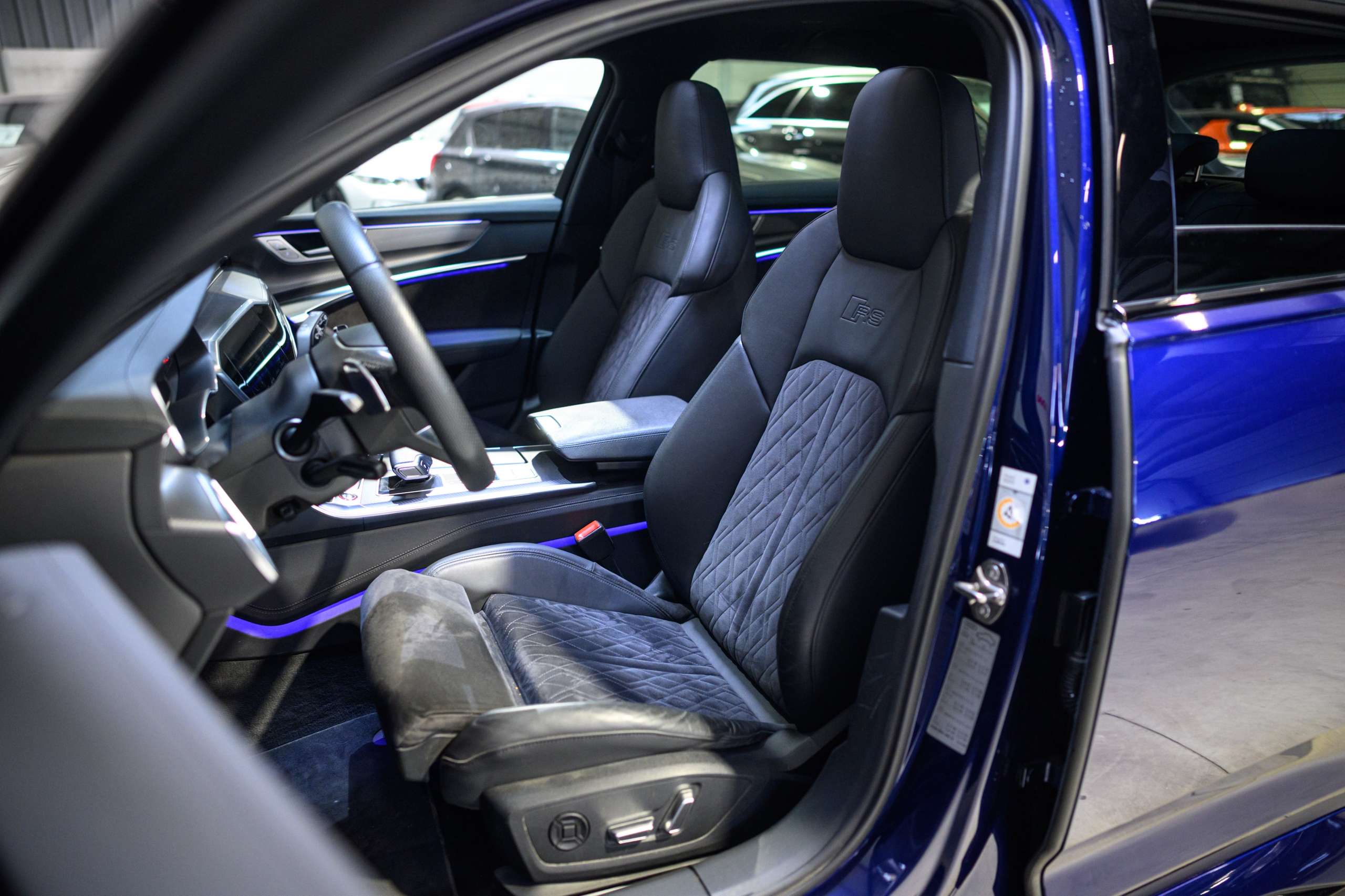 c86e6095-12f1-4979-9c75-00b5ce3d437511-audi-rs6-c8-avant-full-option-pano-bo-matrix-air.jpg