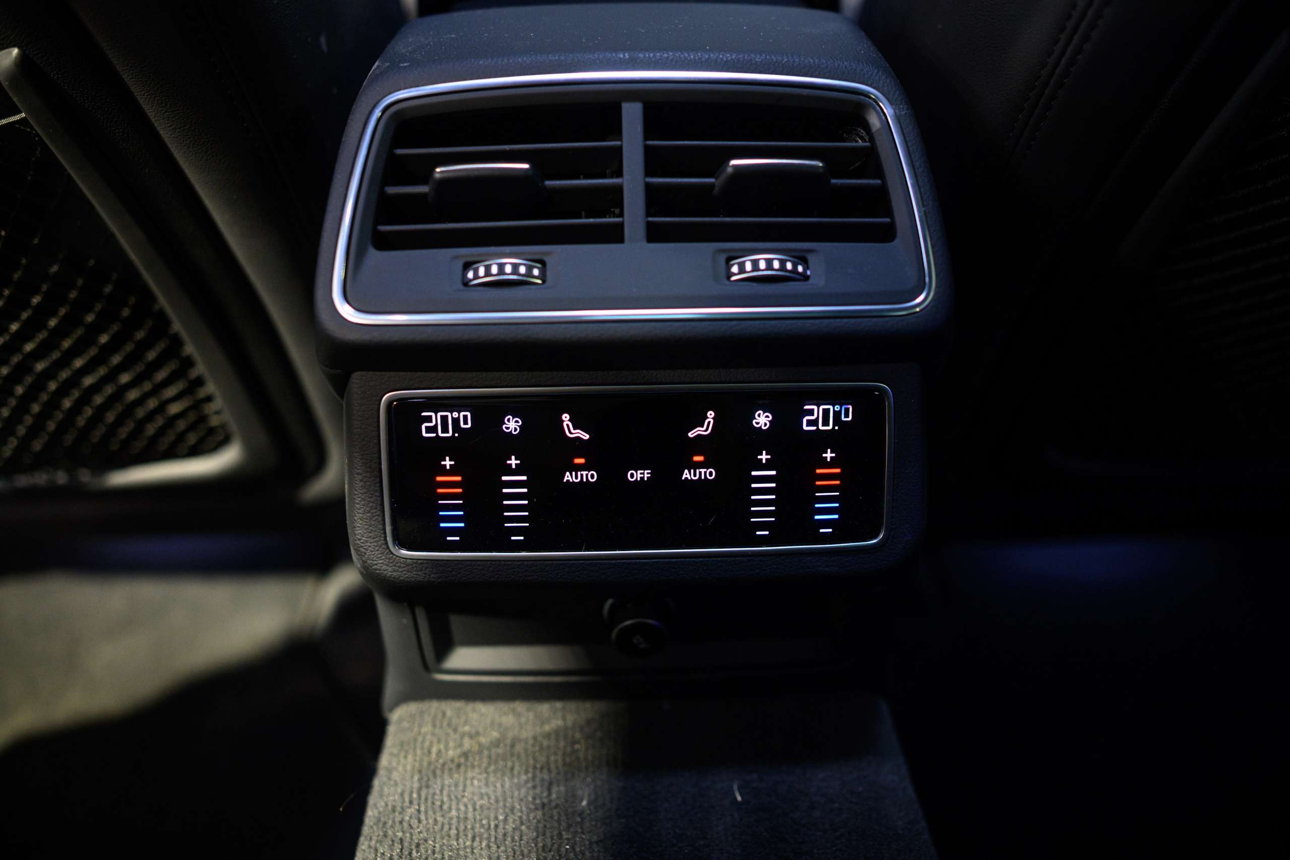 c86e6095-12f1-4979-9c75-00b5ce3d437530-audi-rs6-c8-avant-full-option-pano-bo-matrix-air.jpg