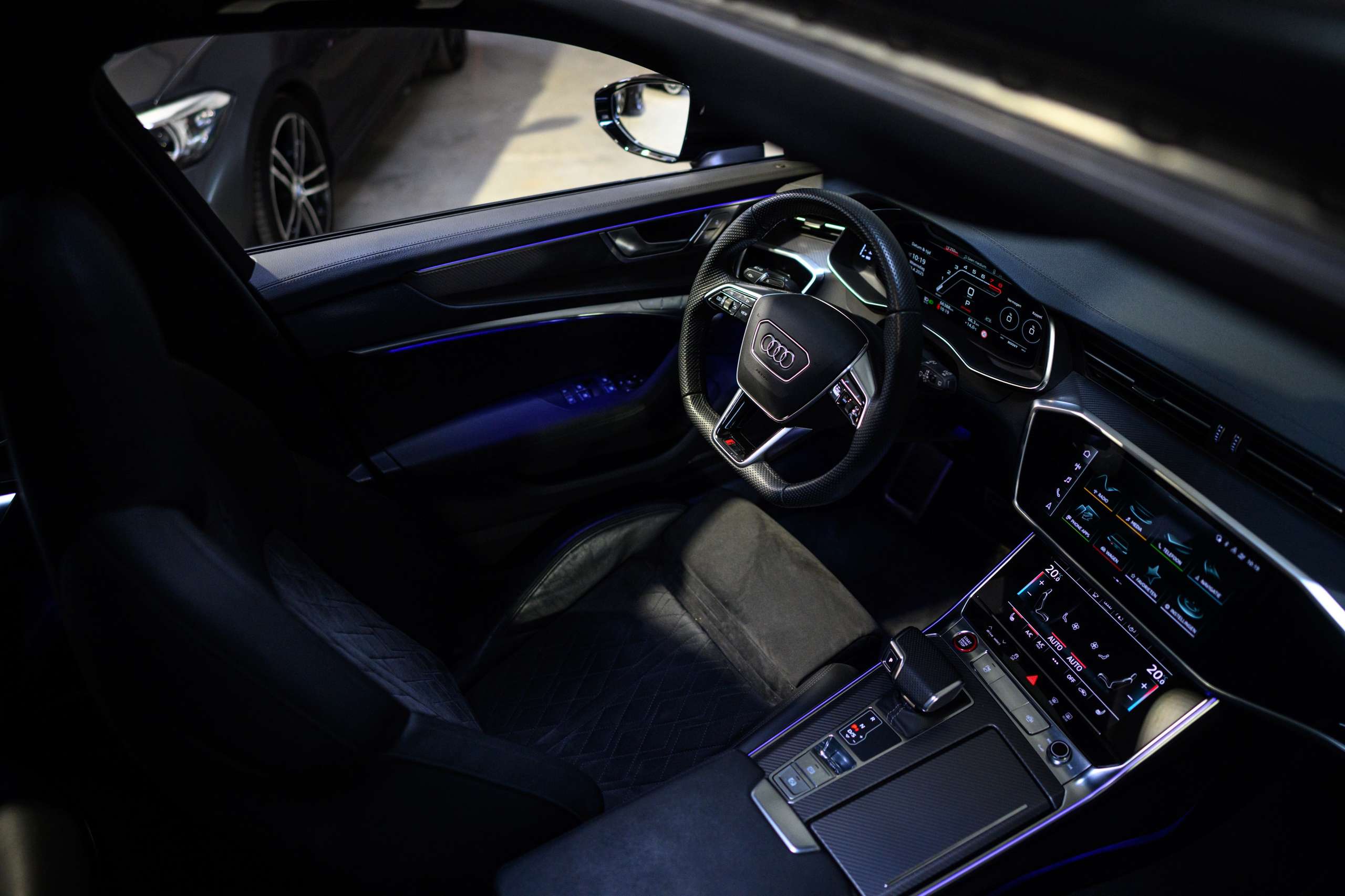 c86e6095-12f1-4979-9c75-00b5ce3d43757-audi-rs6-c8-avant-full-option-pano-bo-matrix-air.jpg