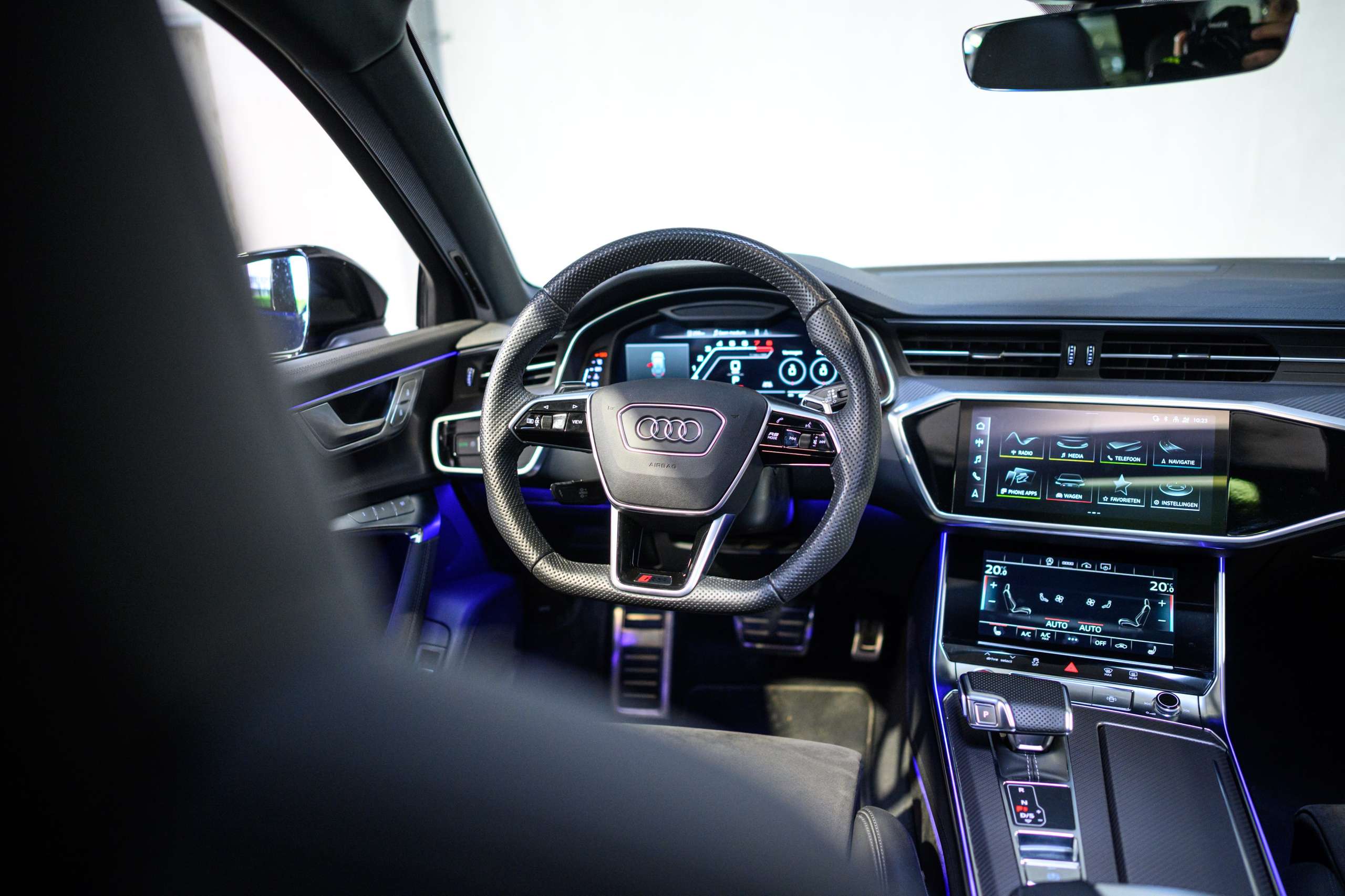 c86e6095-12f1-4979-9c75-00b5ce3d43758-audi-rs6-c8-avant-full-option-pano-bo-matrix-air.jpg