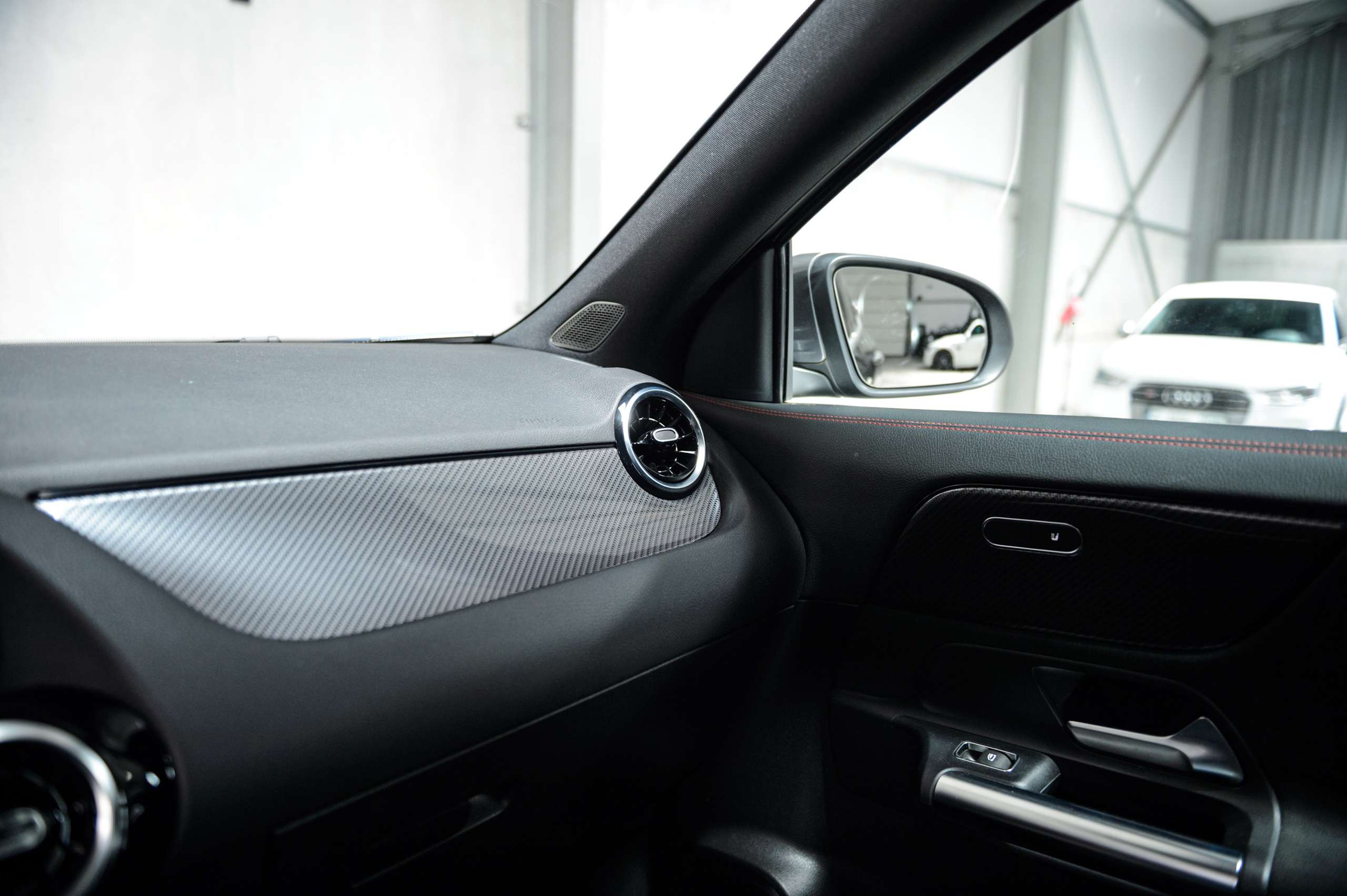 0bd1a06f-18cd-4141-8ddb-8a21c4269fa417-mercedes-benz-gla-200-amg-pack-virtualcockpit-navi-led-camera.jpg