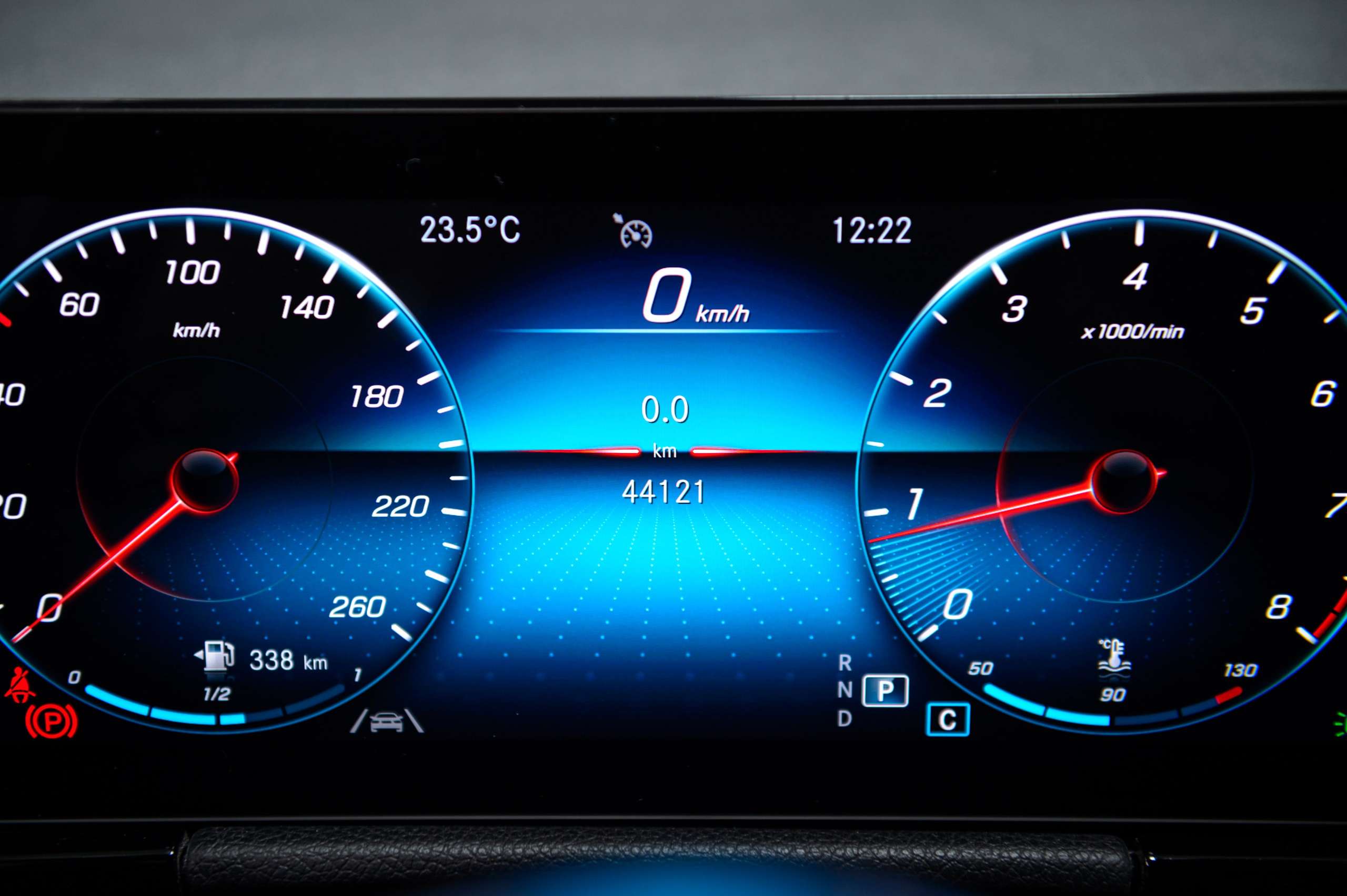 0bd1a06f-18cd-4141-8ddb-8a21c4269fa418-mercedes-benz-gla-200-amg-pack-virtualcockpit-navi-led-camera.jpg