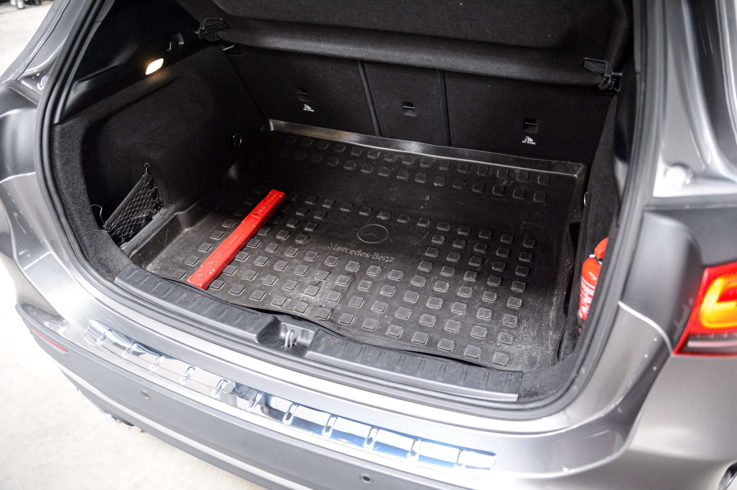 0bd1a06f-18cd-4141-8ddb-8a21c4269fa427-mercedes-benz-gla-200-amg-pack-virtualcockpit-navi-led-camera.jpg