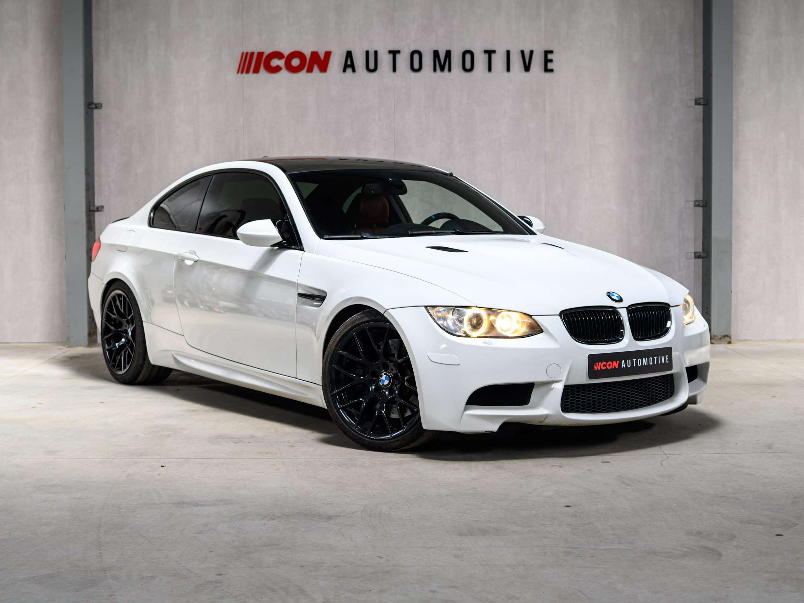 1bc70078-4aa7-41e6-bb28-43faf5fdbcc31-bmw-m3-e92-v-8-4-0-individual-ddc-carbon-navpro.jpg