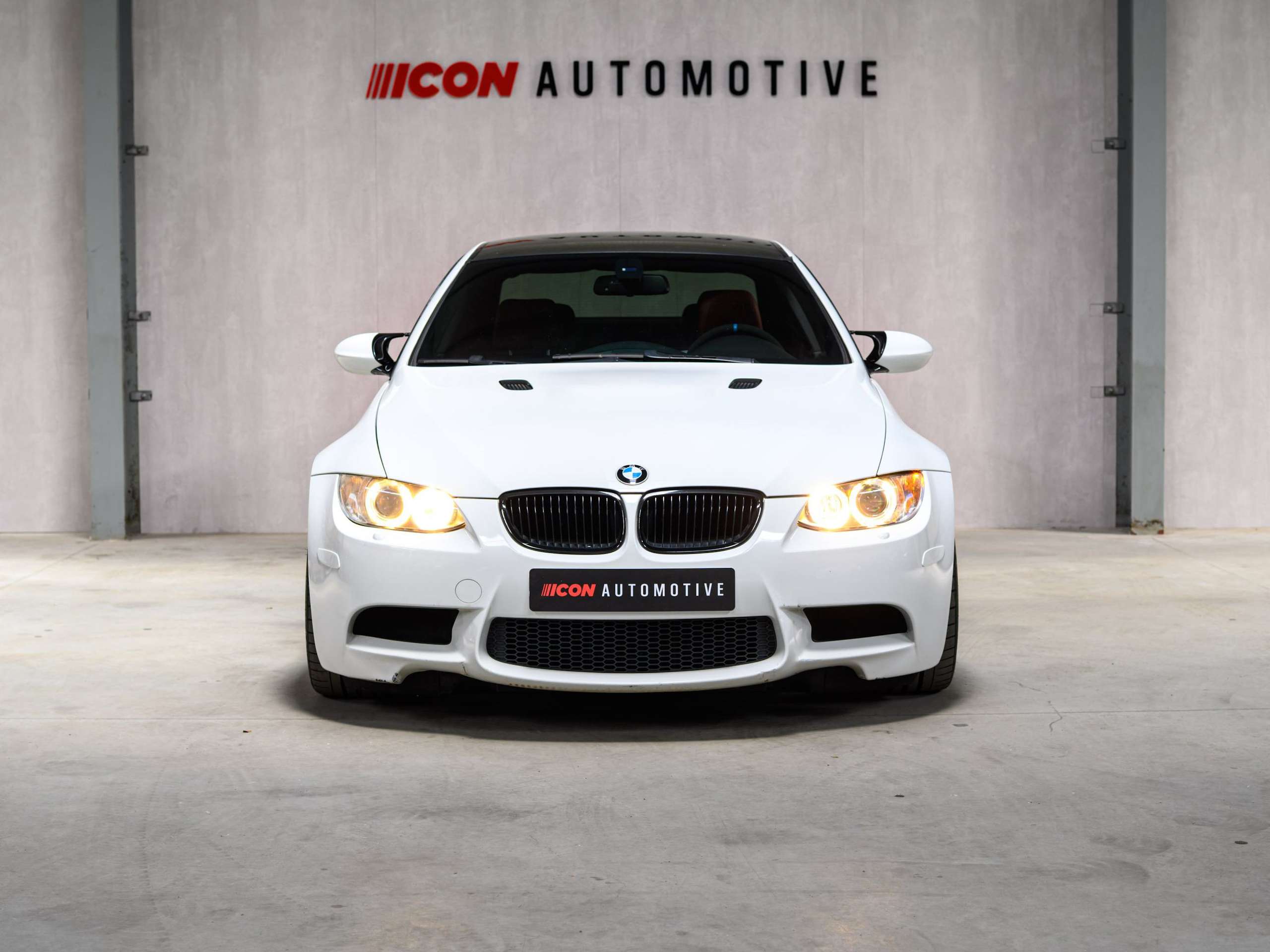 1bc70078-4aa7-41e6-bb28-43faf5fdbcc32-bmw-m3-e92-v-8-4-0-individual-ddc-carbon-navpro.jpg