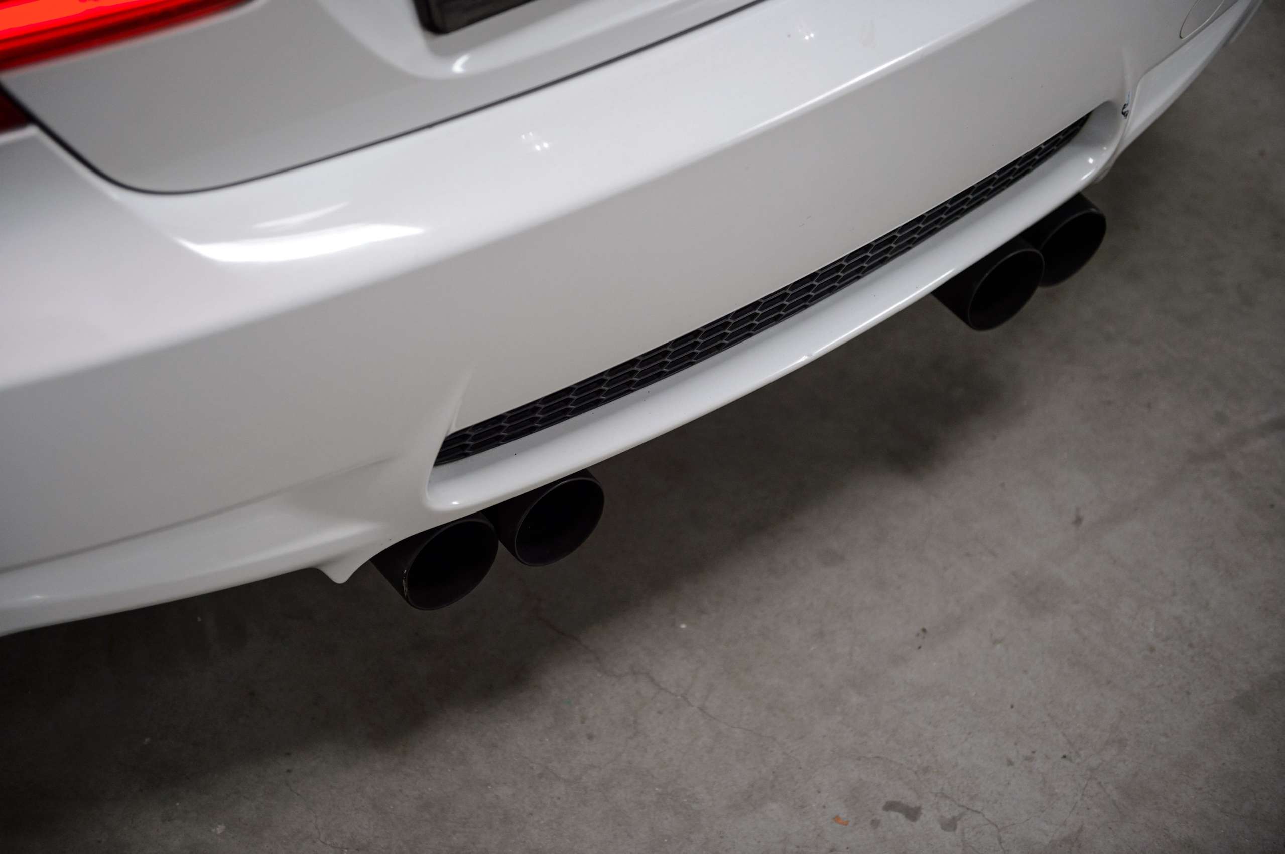 1bc70078-4aa7-41e6-bb28-43faf5fdbcc321-bmw-m3-e92-v-8-4-0-individual-ddc-carbon-navpro.jpg
