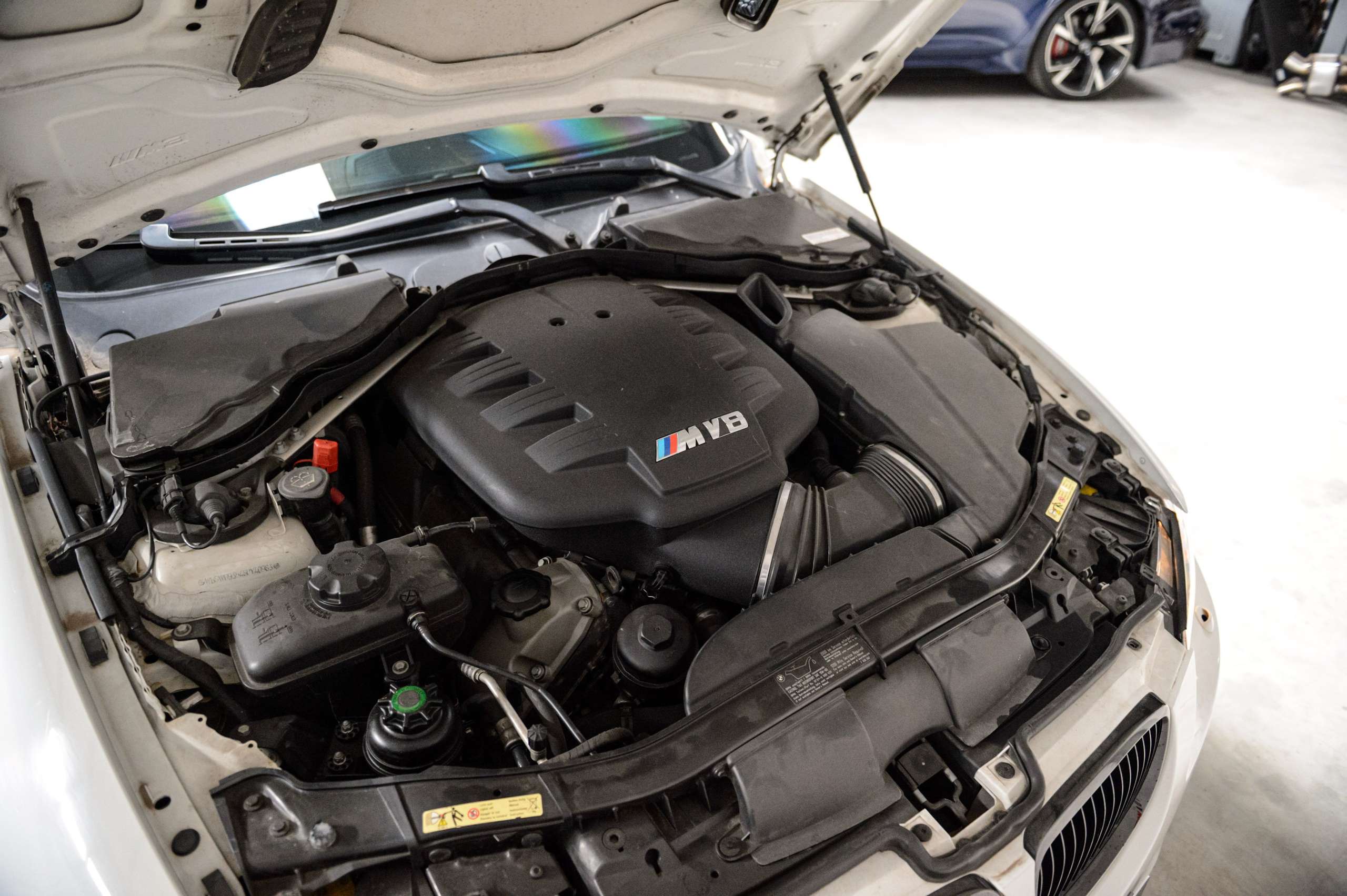1bc70078-4aa7-41e6-bb28-43faf5fdbcc322-bmw-m3-e92-v-8-4-0-individual-ddc-carbon-navpro.jpg