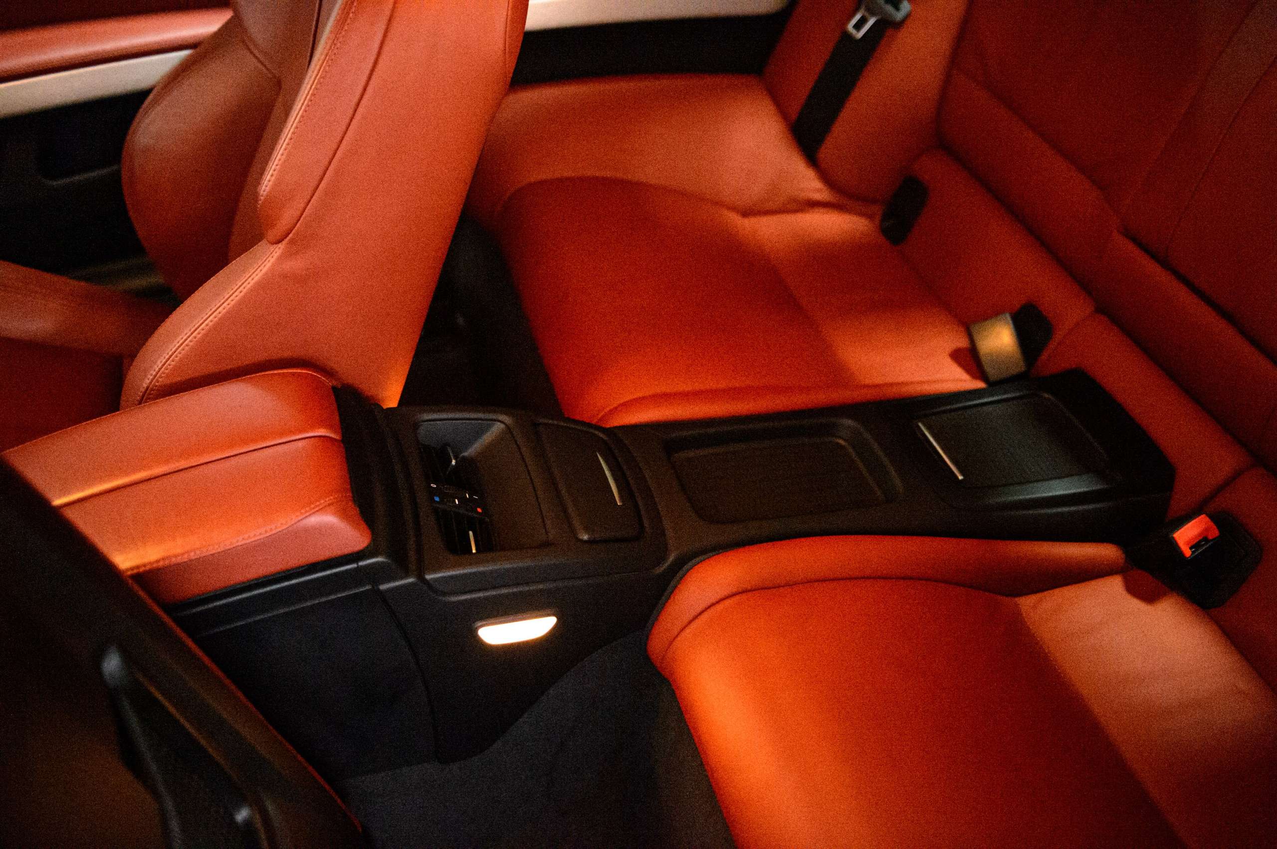 1bc70078-4aa7-41e6-bb28-43faf5fdbcc326-bmw-m3-e92-v-8-4-0-individual-ddc-carbon-navpro.jpg
