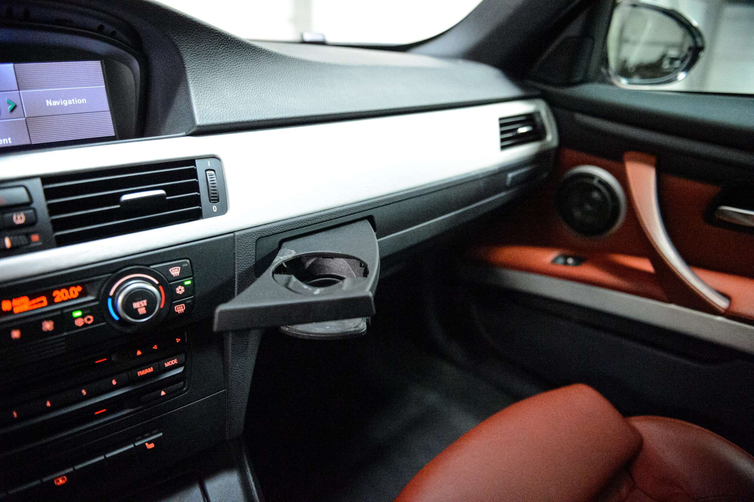 1bc70078-4aa7-41e6-bb28-43faf5fdbcc338-bmw-m3-e92-v-8-4-0-individual-ddc-carbon-navpro.jpg