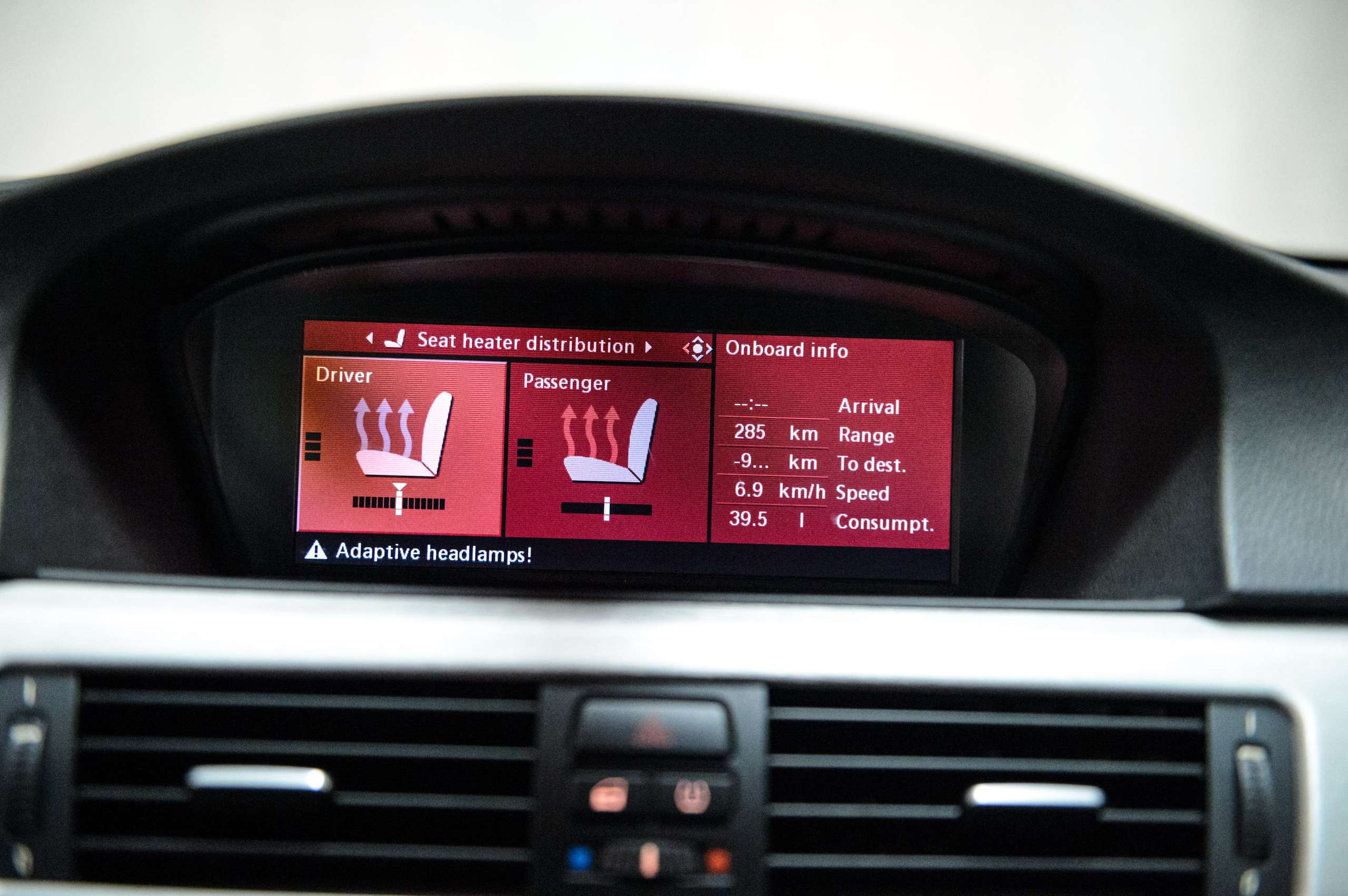1bc70078-4aa7-41e6-bb28-43faf5fdbcc340-bmw-m3-e92-v-8-4-0-individual-ddc-carbon-navpro.jpg