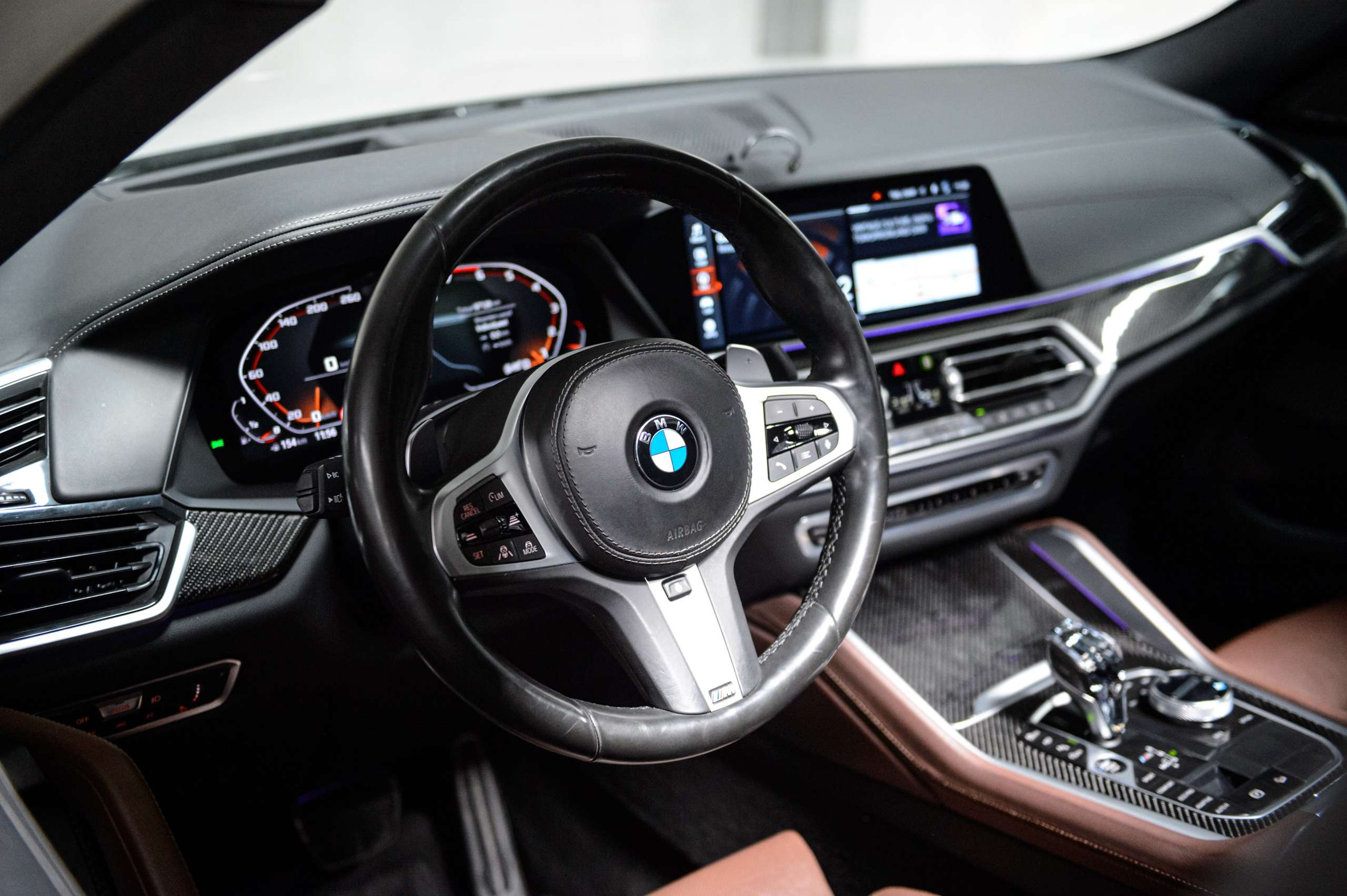 28222fdb-bf2b-436d-8002-7caad9029d1925-bmw-x6-m-m50i-v8-nardo-grey-pano-sky-laser-massage.jpg