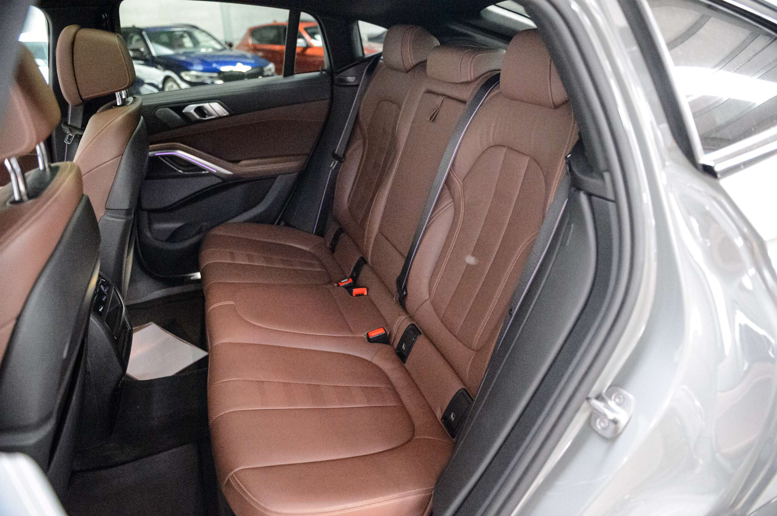 28222fdb-bf2b-436d-8002-7caad9029d1929-bmw-x6-m-m50i-v8-nardo-grey-pano-sky-laser-massage.jpg